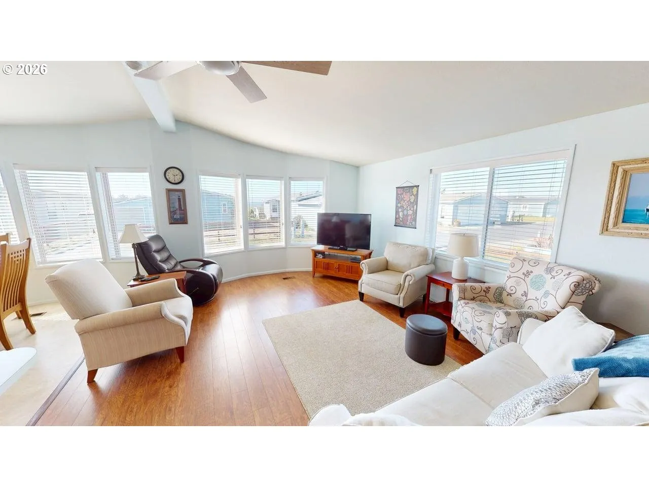 Living Room-Vaulted Ceilings