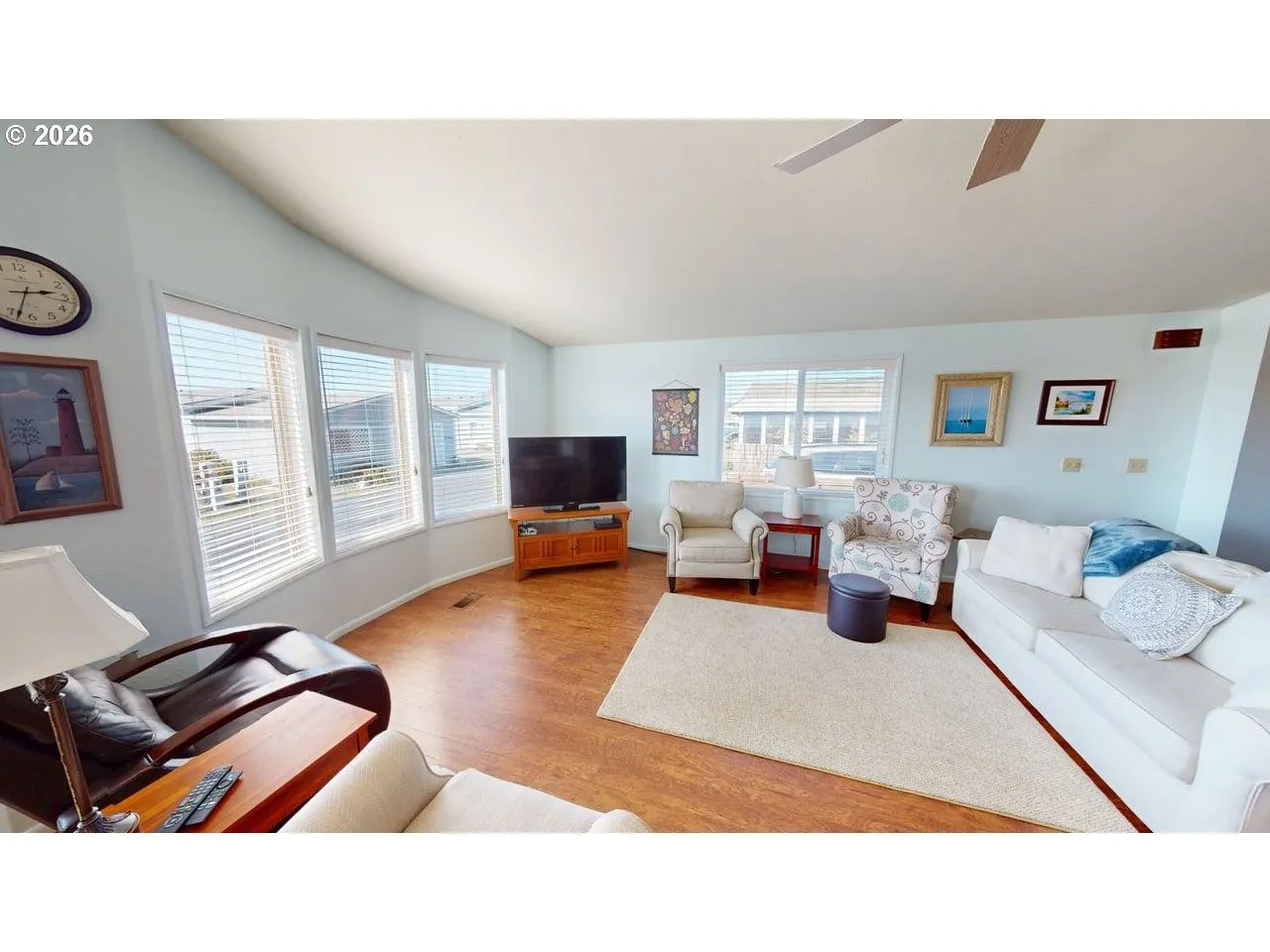 Living Room-Vaulted Ceilings