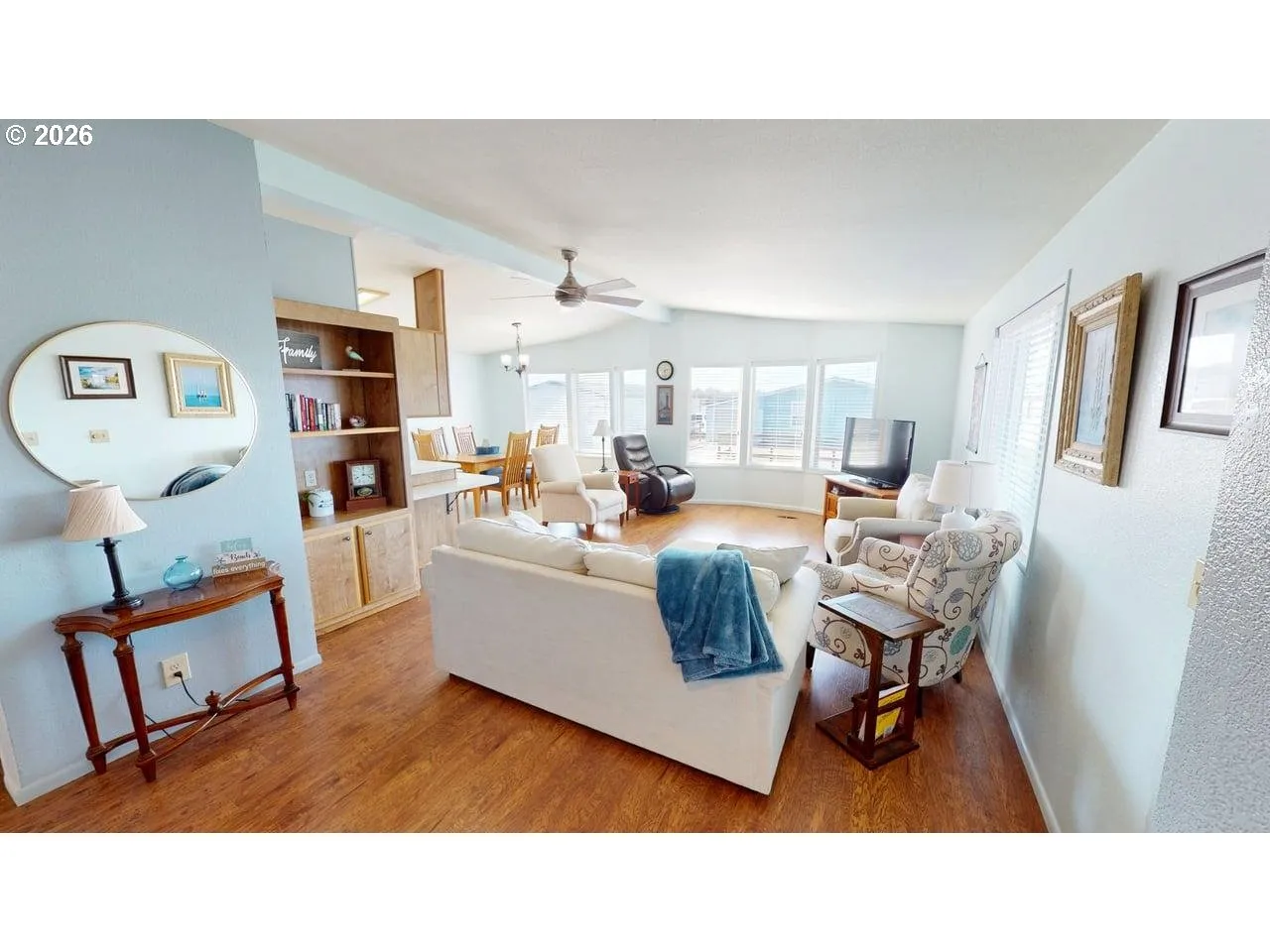 Living Room-Ceiling Fan