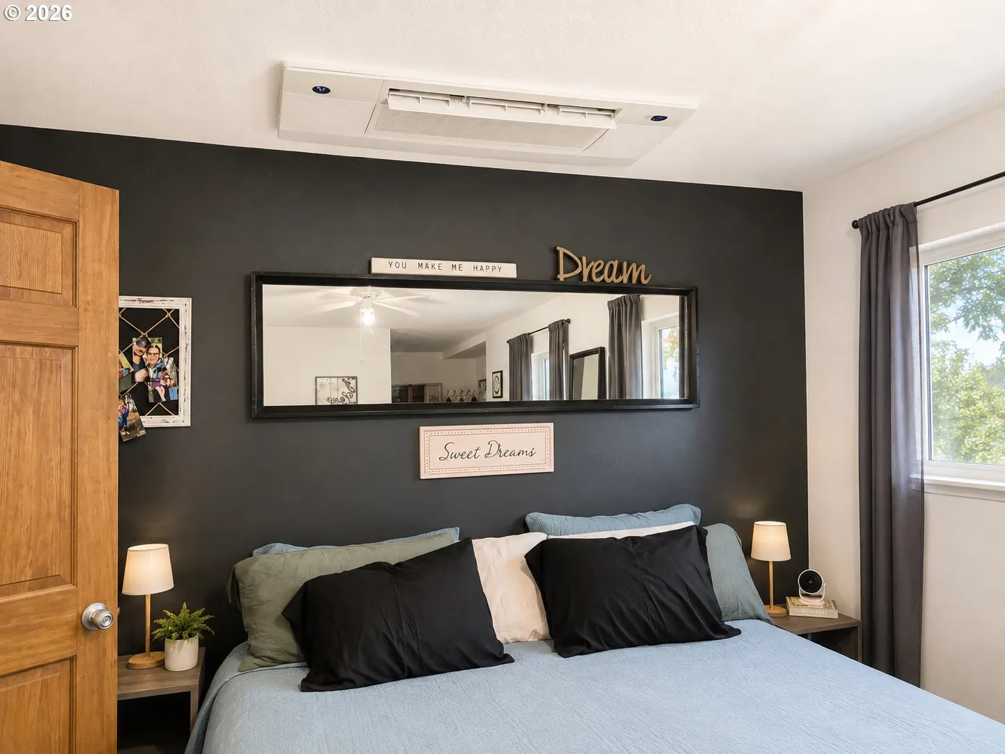 Bedroom, Primary