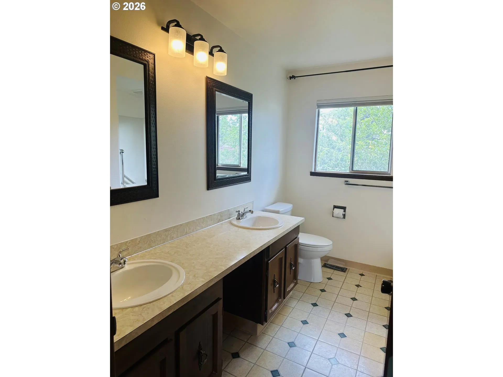 Bathroom-Upper