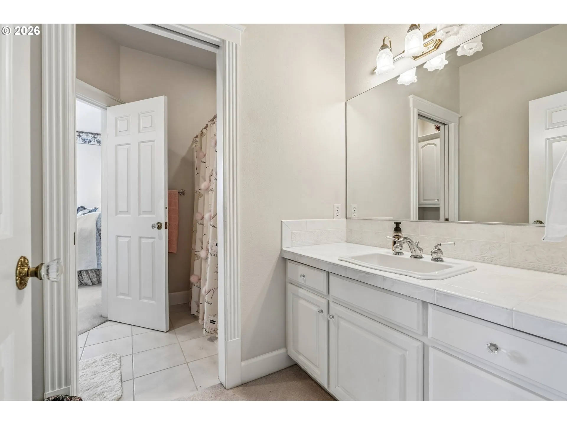Bathroom-Upper