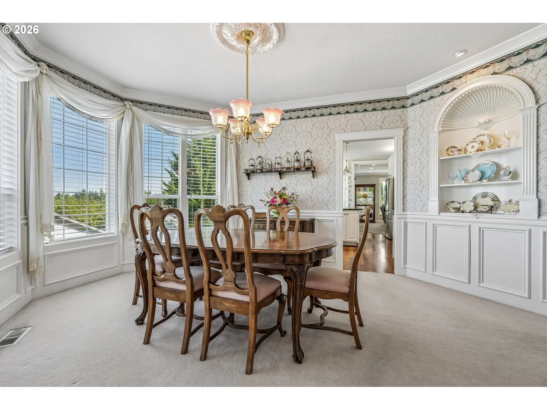 Dining Room-Built-In Cabinets