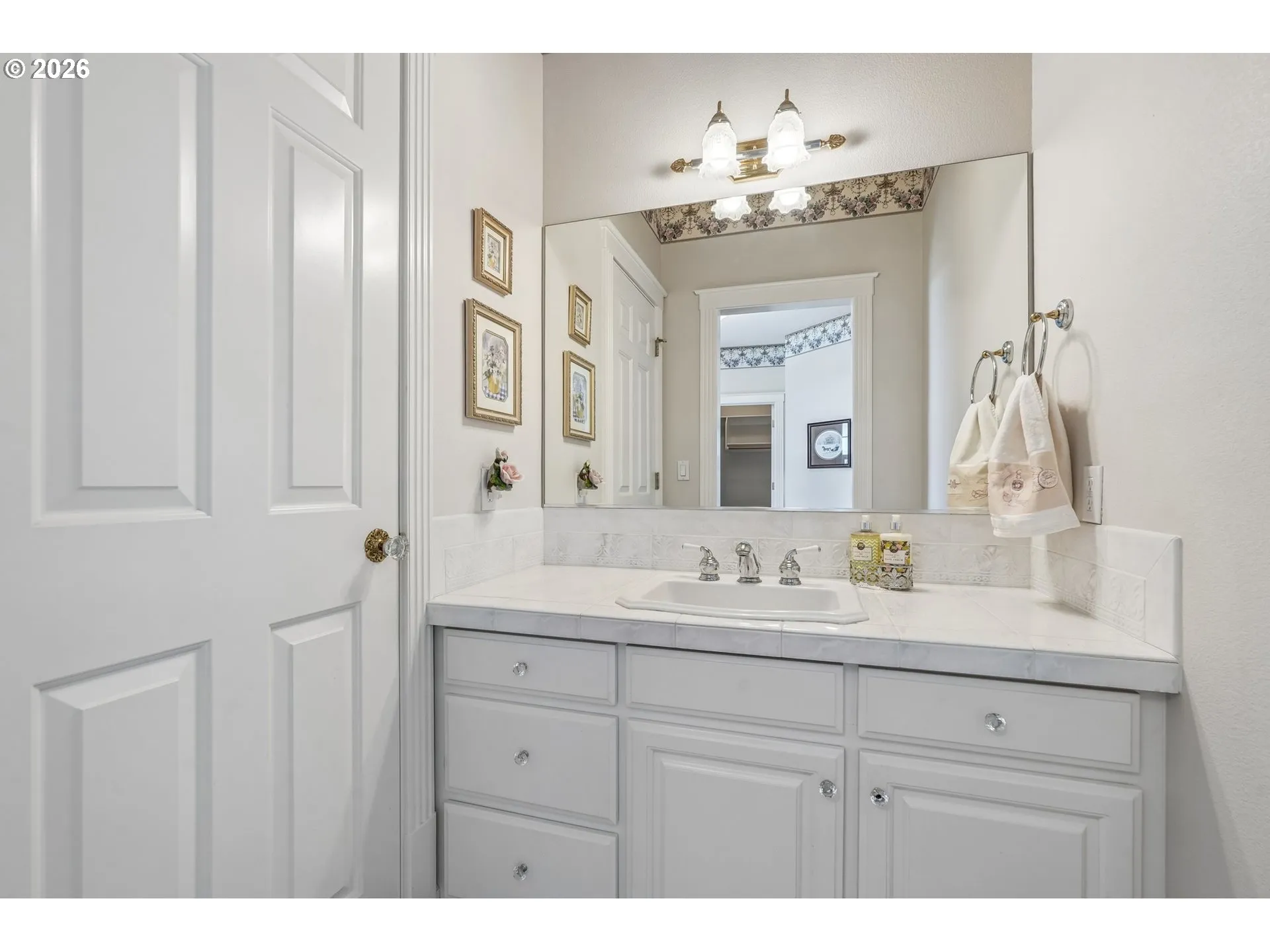 Bathroom-Upper