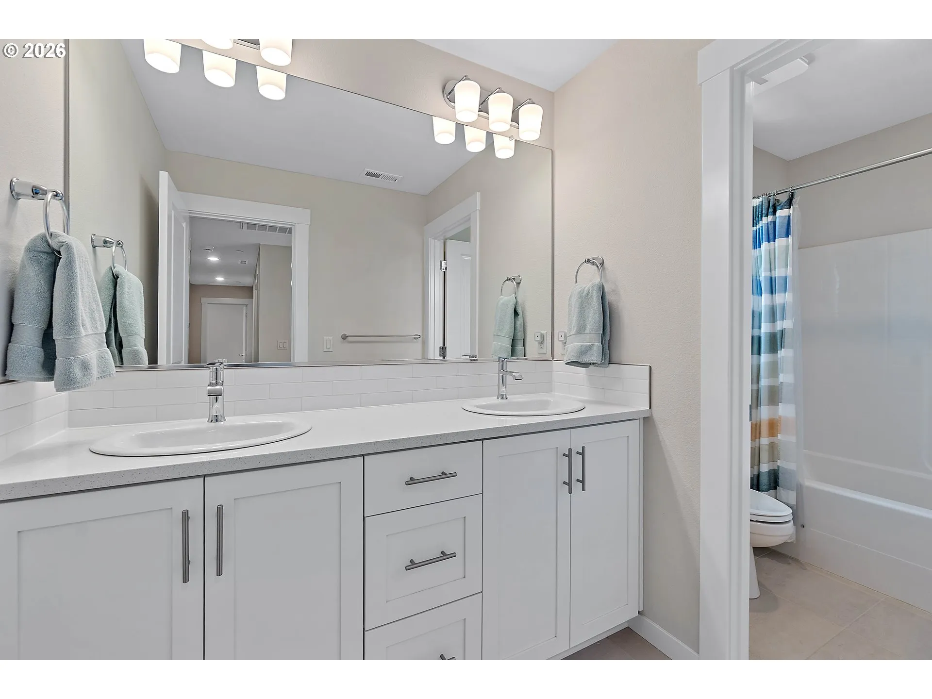 Bathroom-Upper