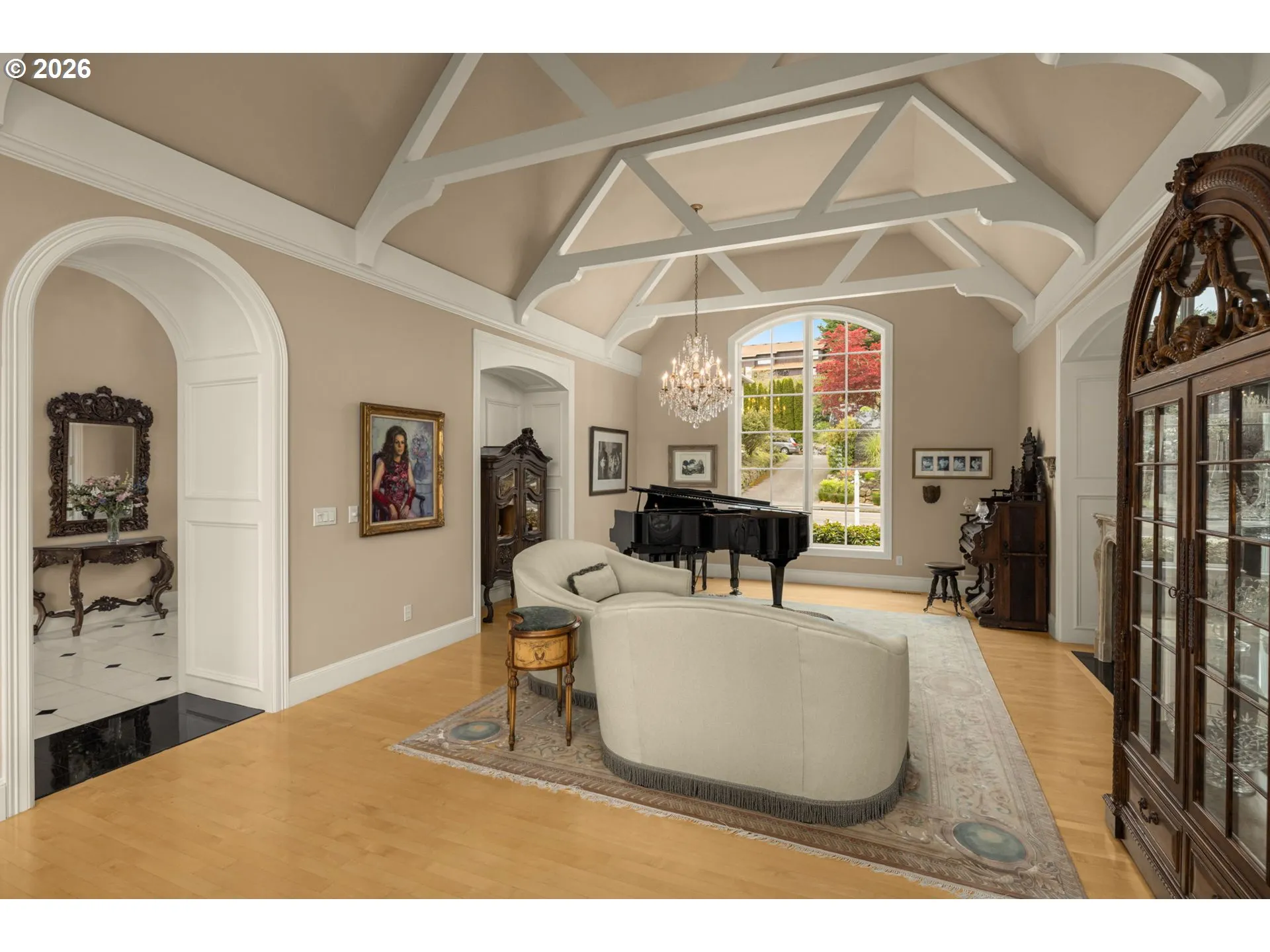 Living Room/Entrance
