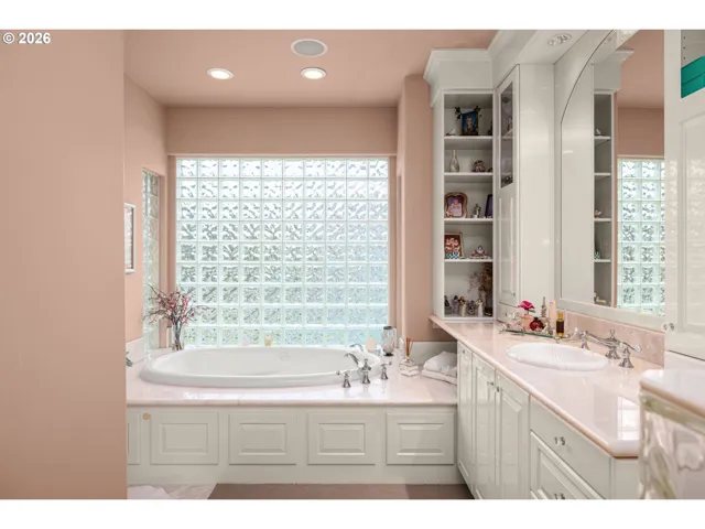 Owner's Suite Bathroom