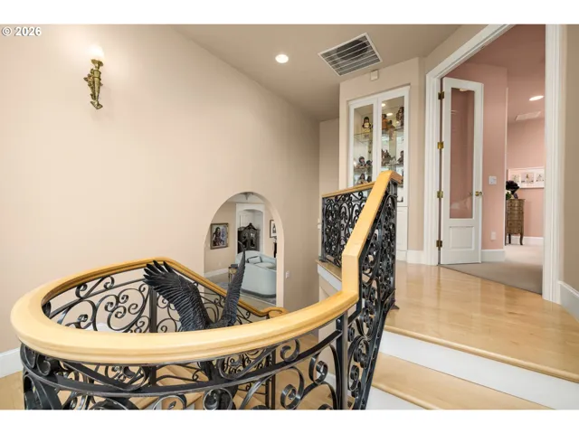 Bedroom, Owner's Suite-Upper