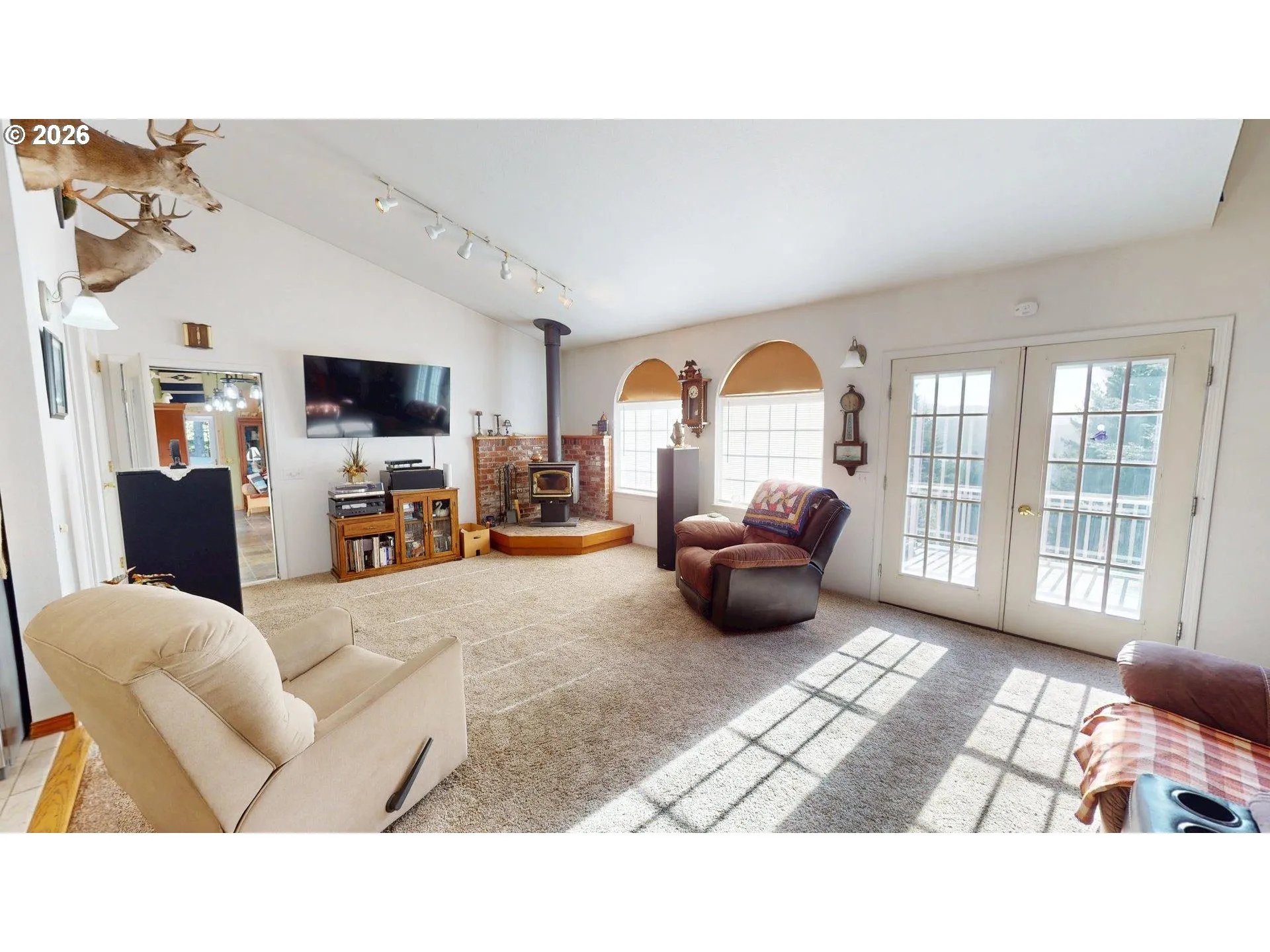 Living Room-Vaulted Ceilings