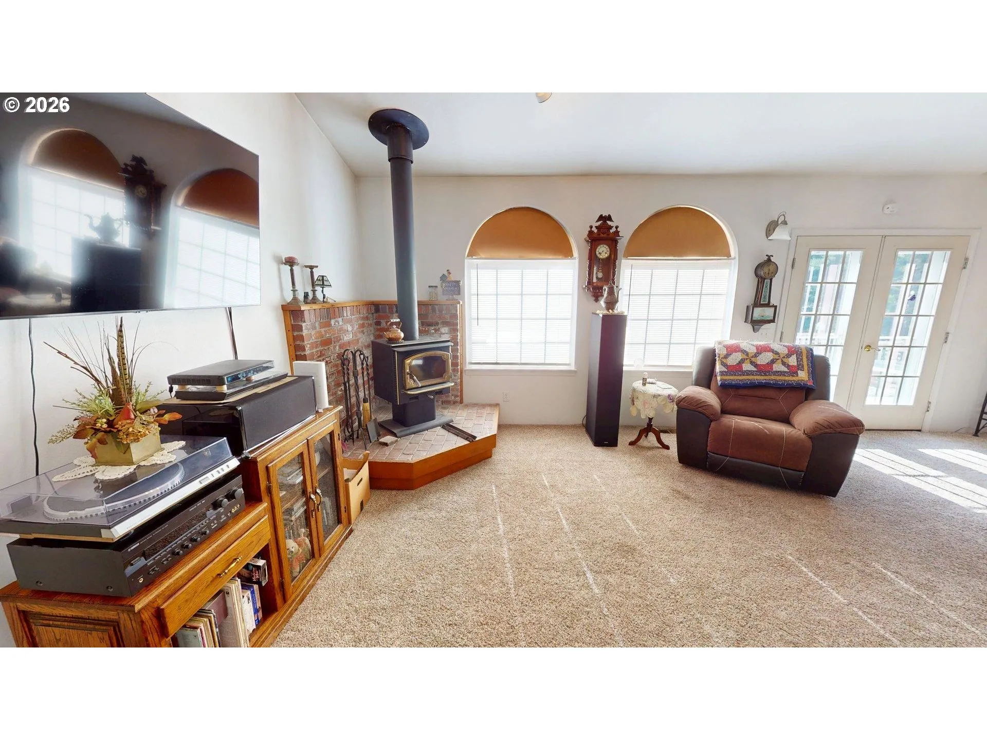Living Room-Fireplace