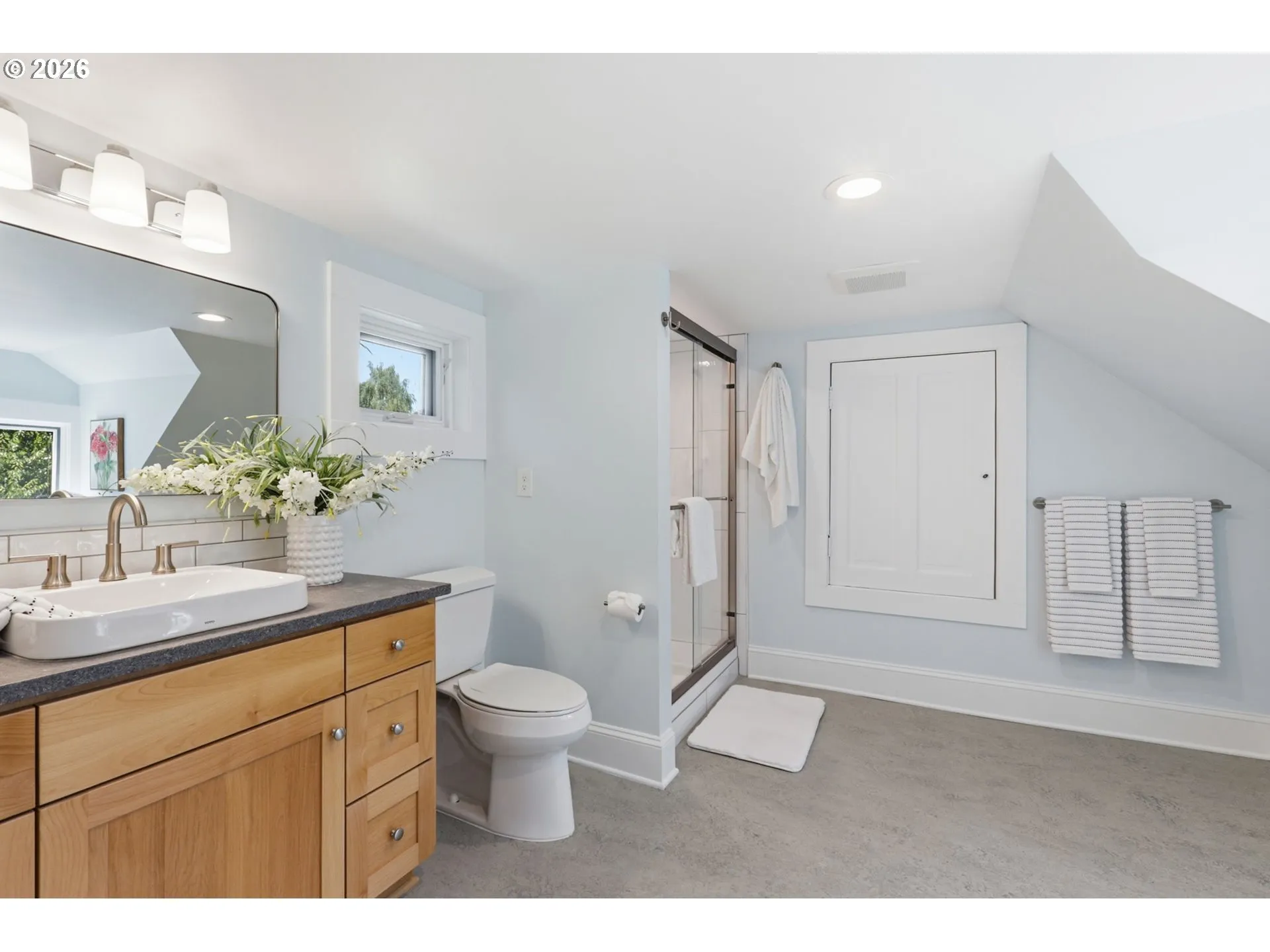 Bathroom-Upper