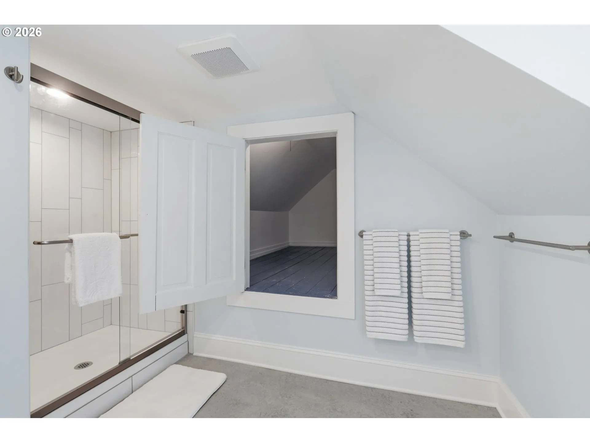 Bathroom-Upper