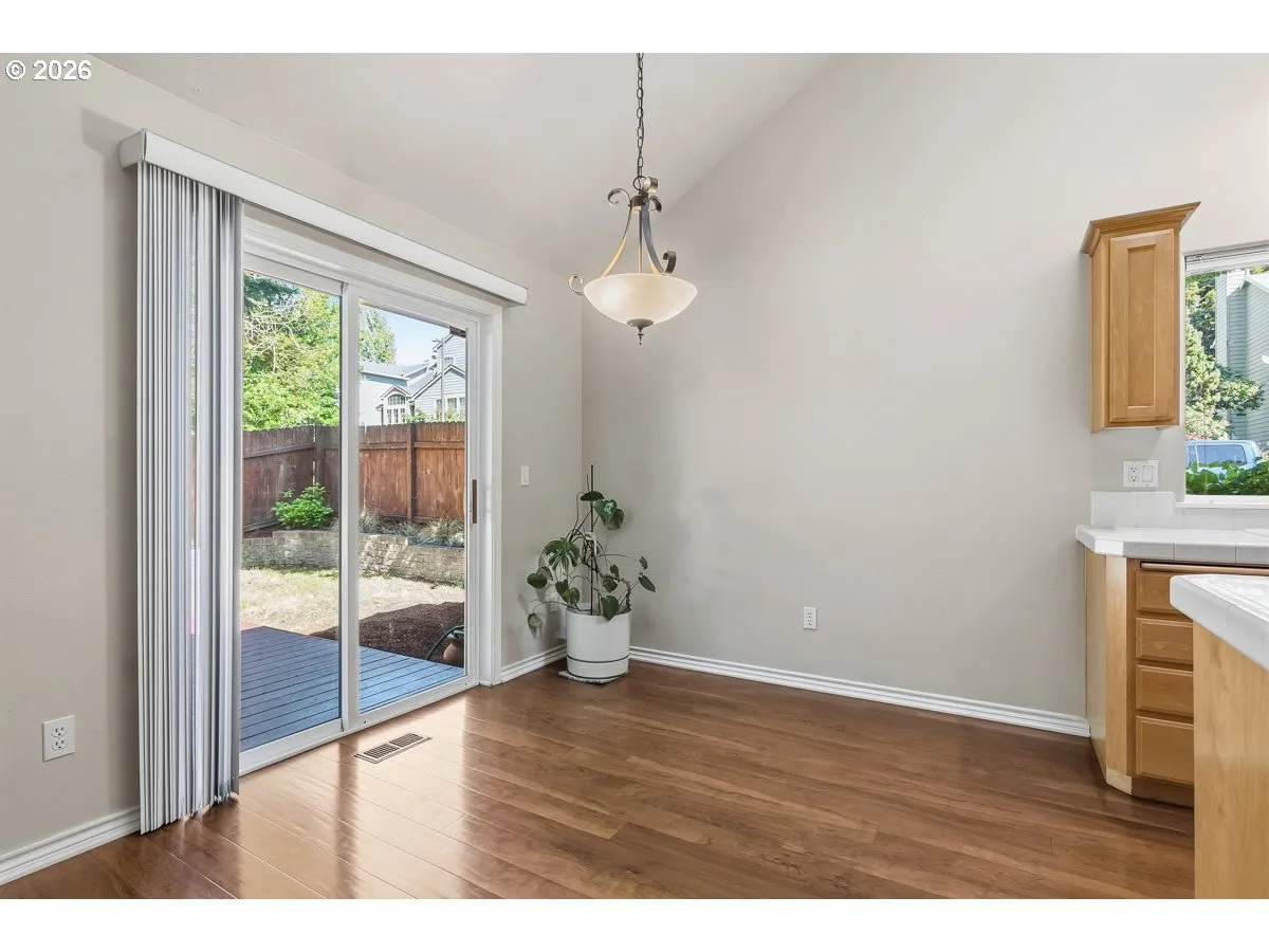 Kitchen/Nook-Eating Area