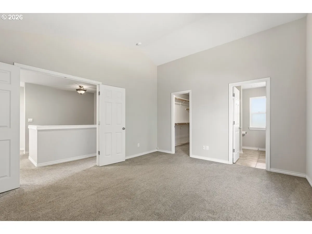 Bedroom, Primary