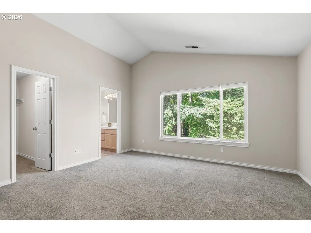 Bedroom, Primary-Vaulted Ceilings