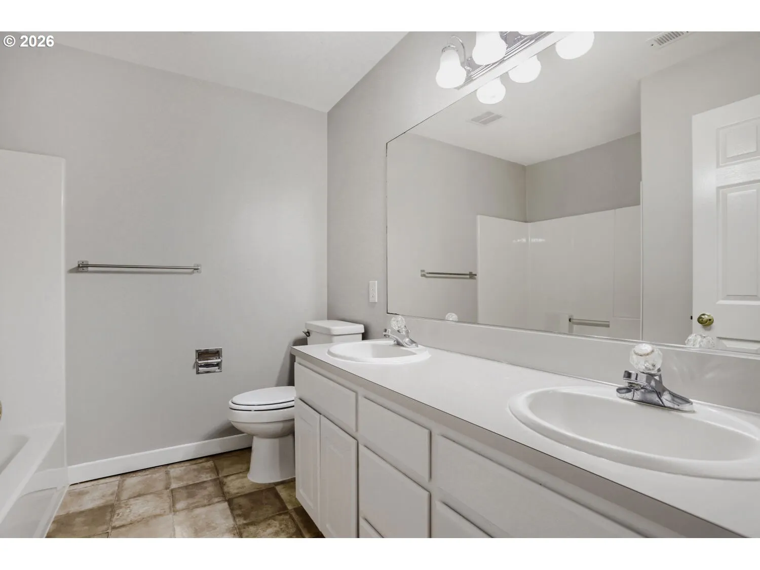 Bathroom-Upper