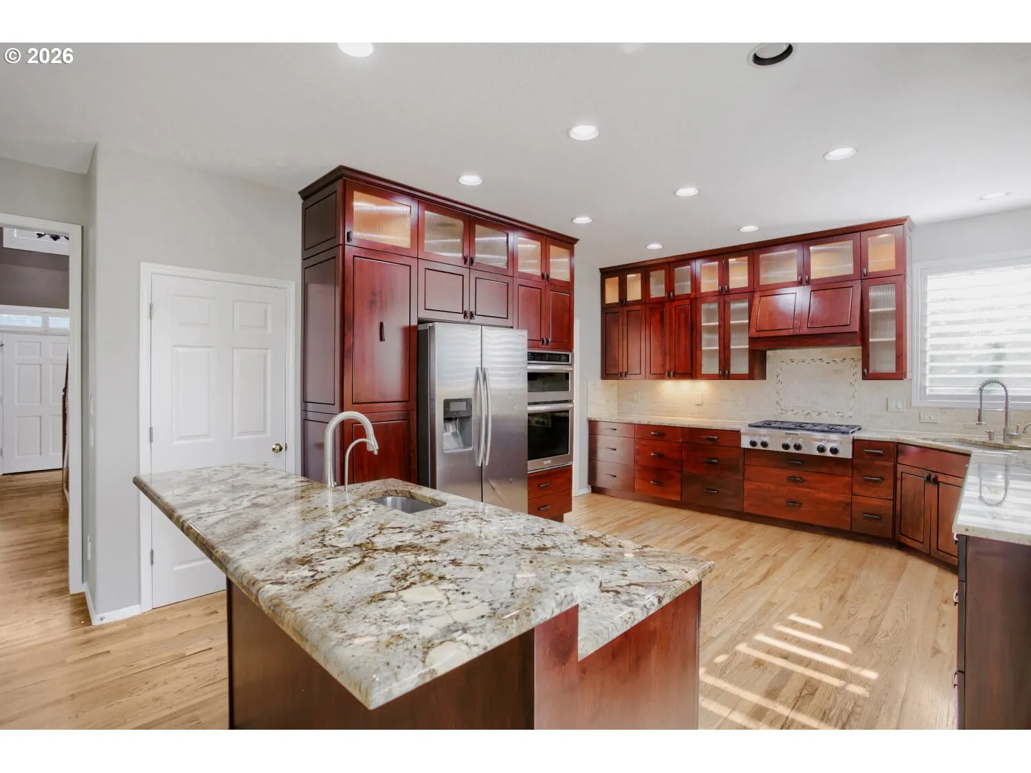 Kitchen-Breakfast Bar
