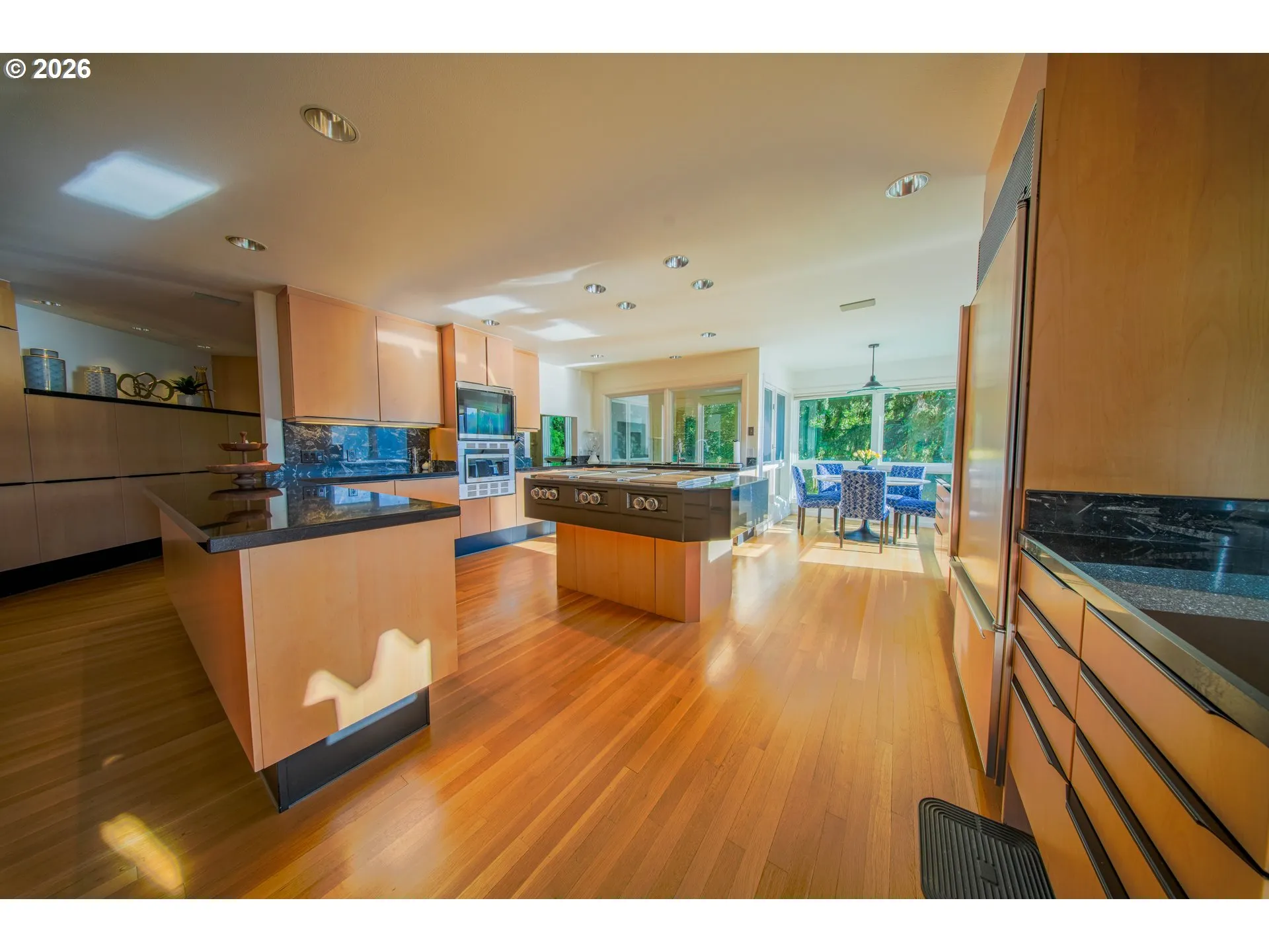 Kitchen-Cooking Island