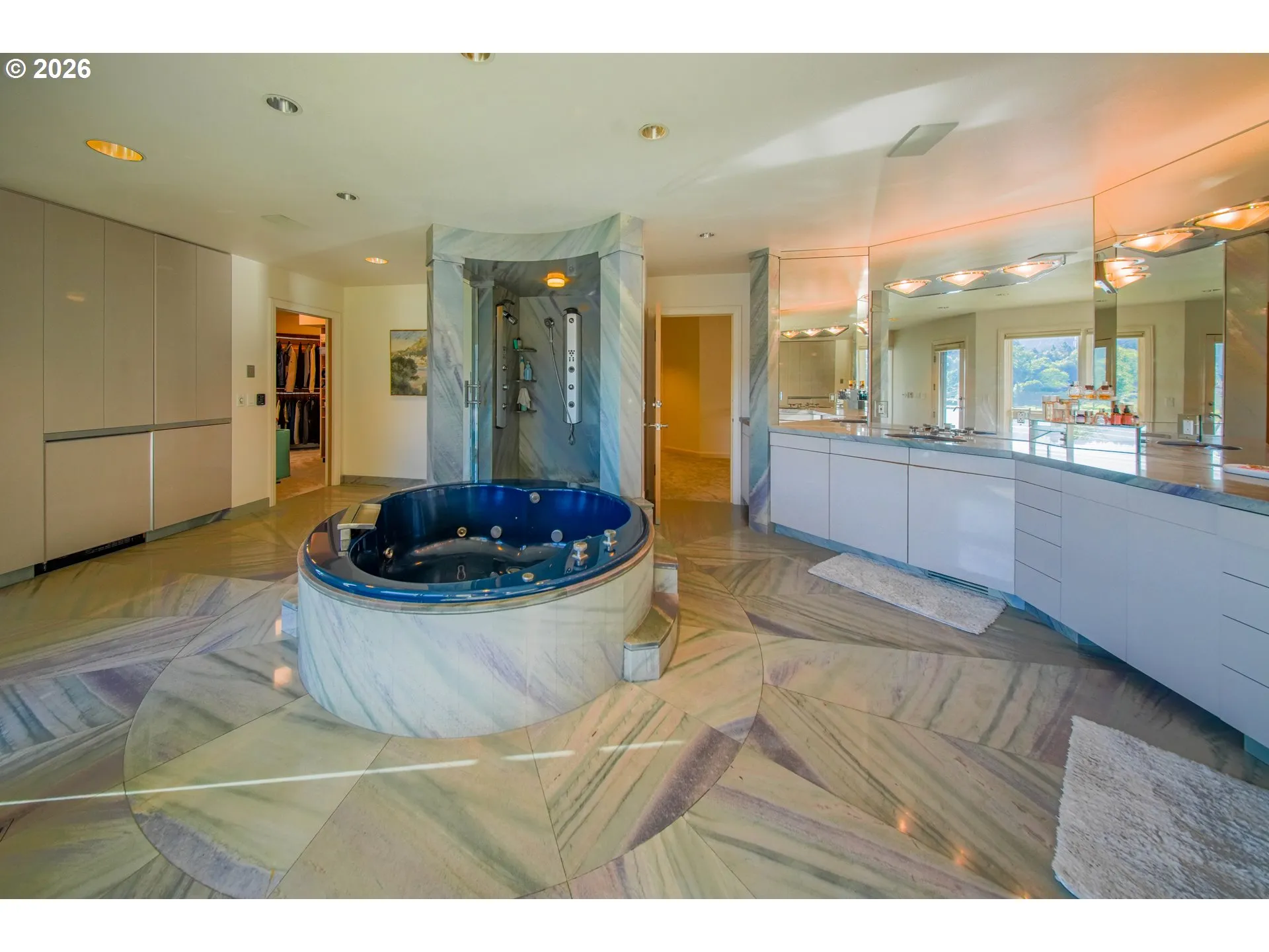 Owner's Suite Bathroom-Garden Tub