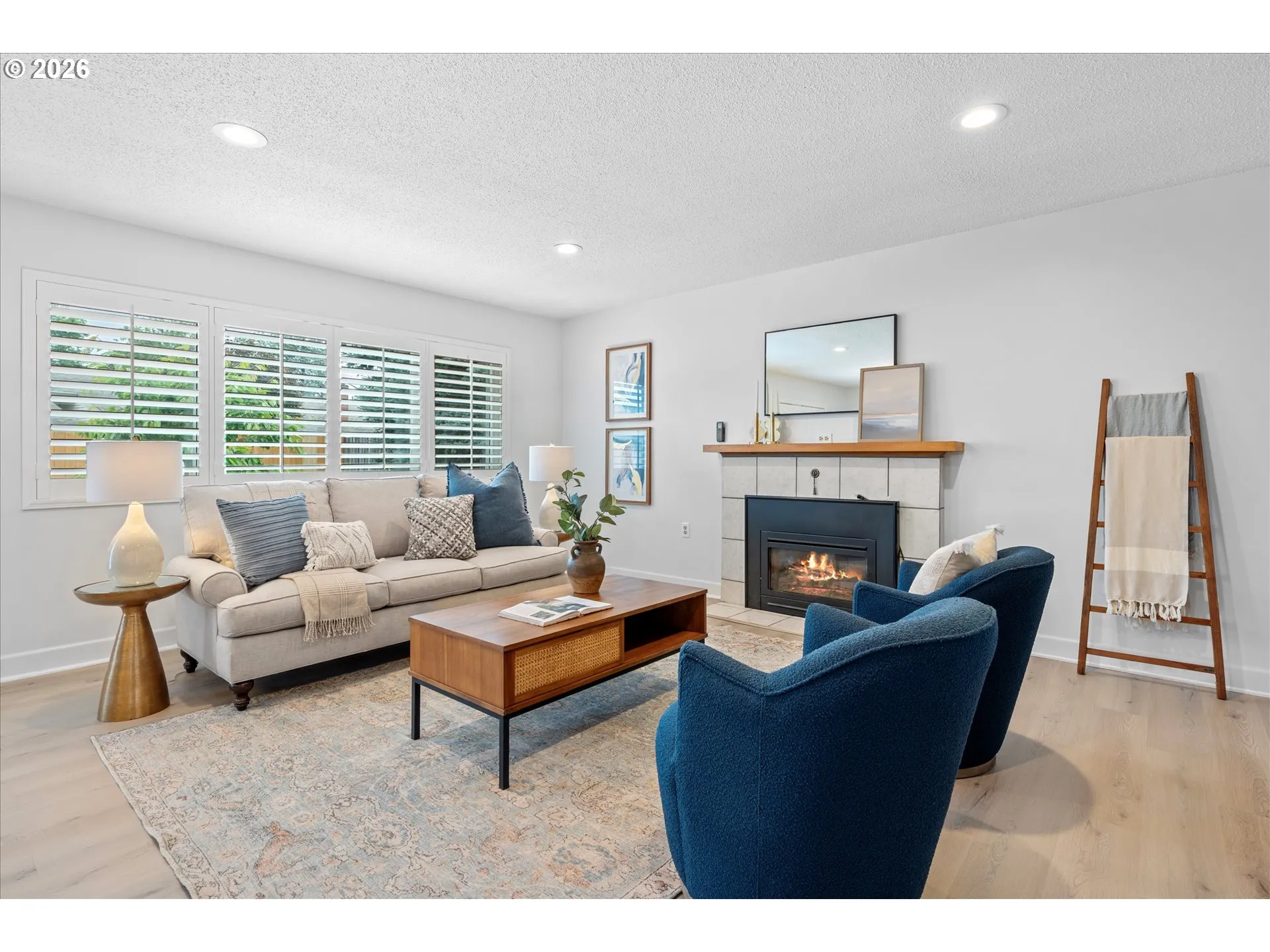 Living Room-Fireplace