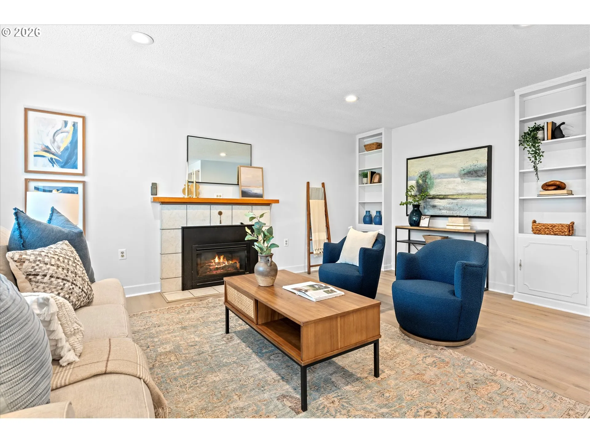 Living Room-Built-In Shelving
