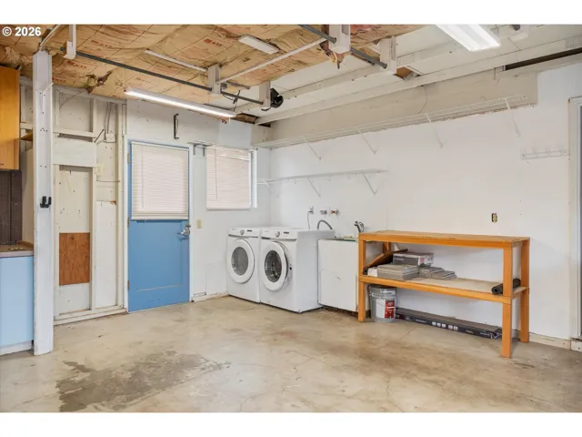 Laundry-Garage