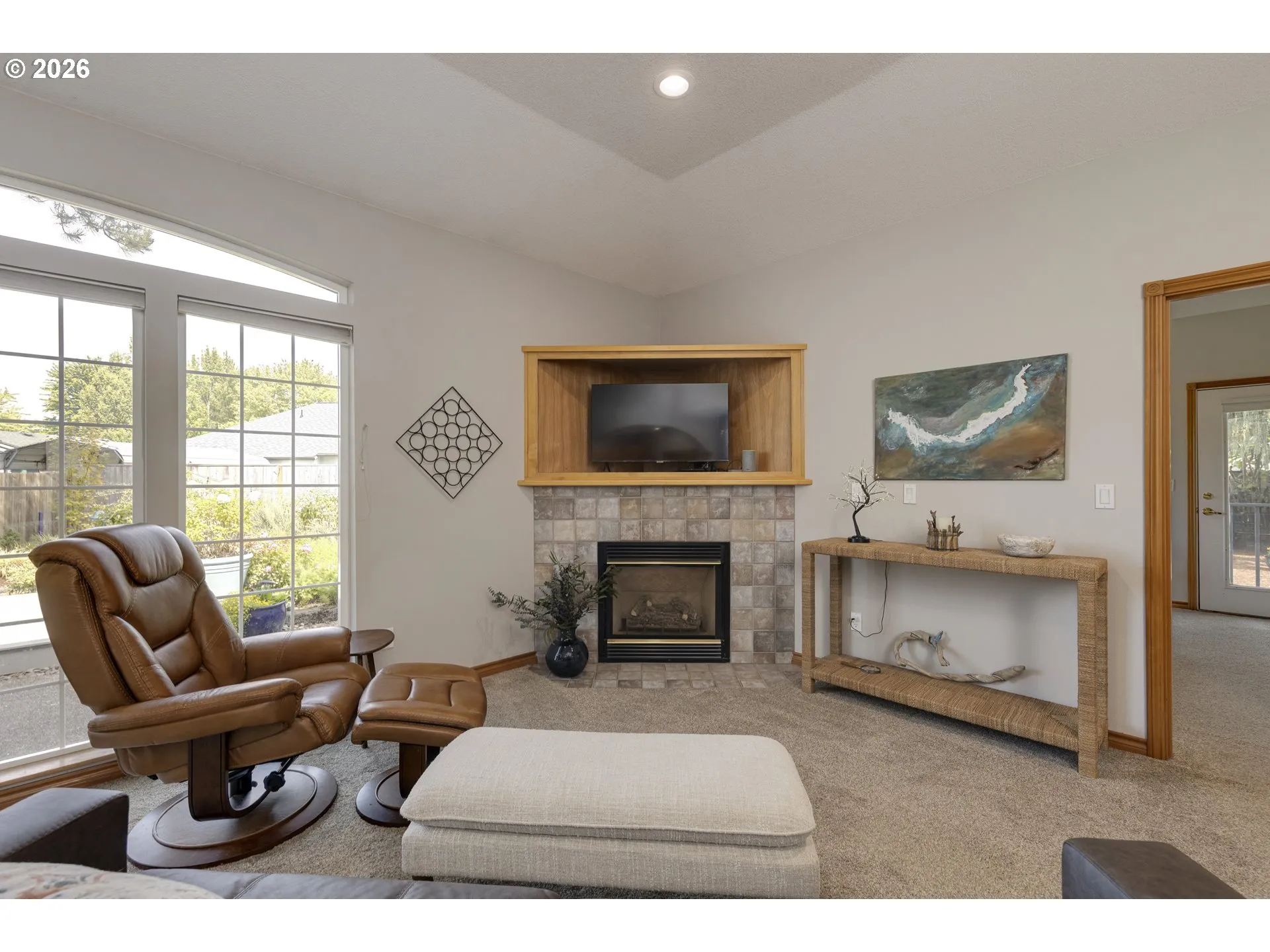 Living Room-Fireplace