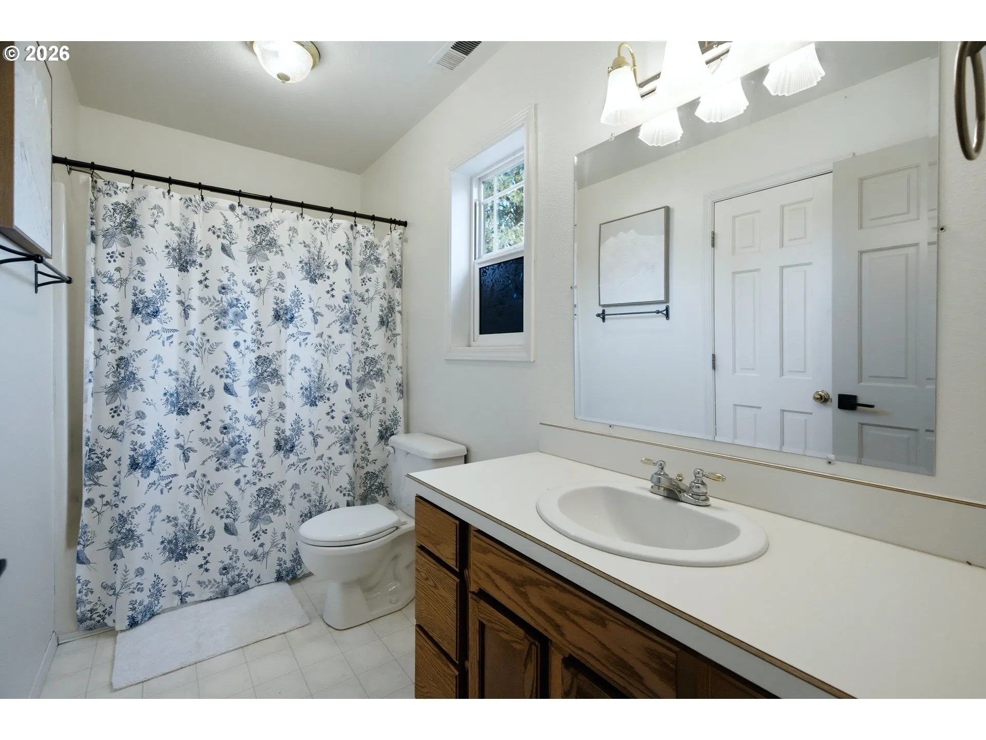 Bathroom-Upper