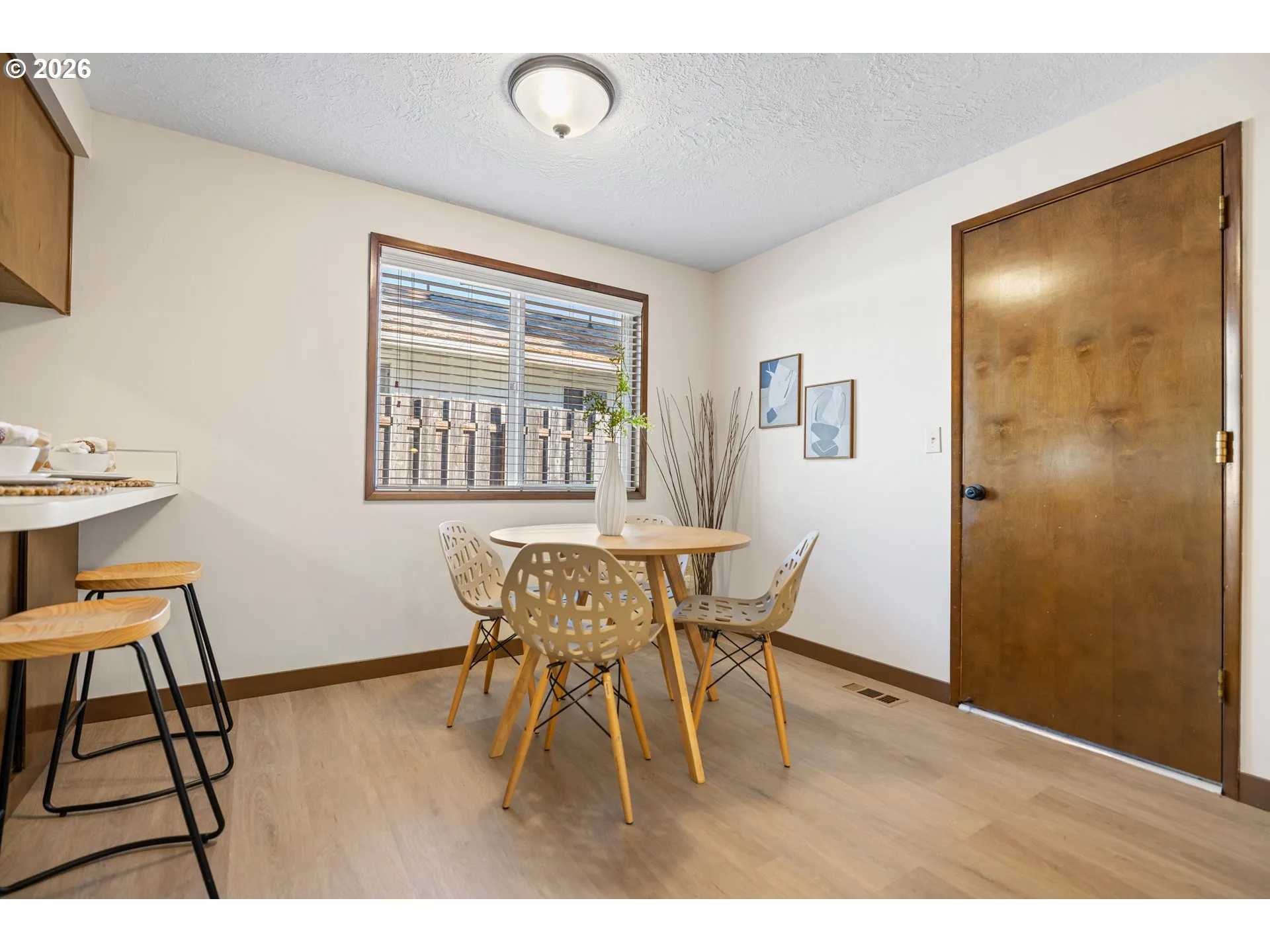 Kitchen-Eating Area