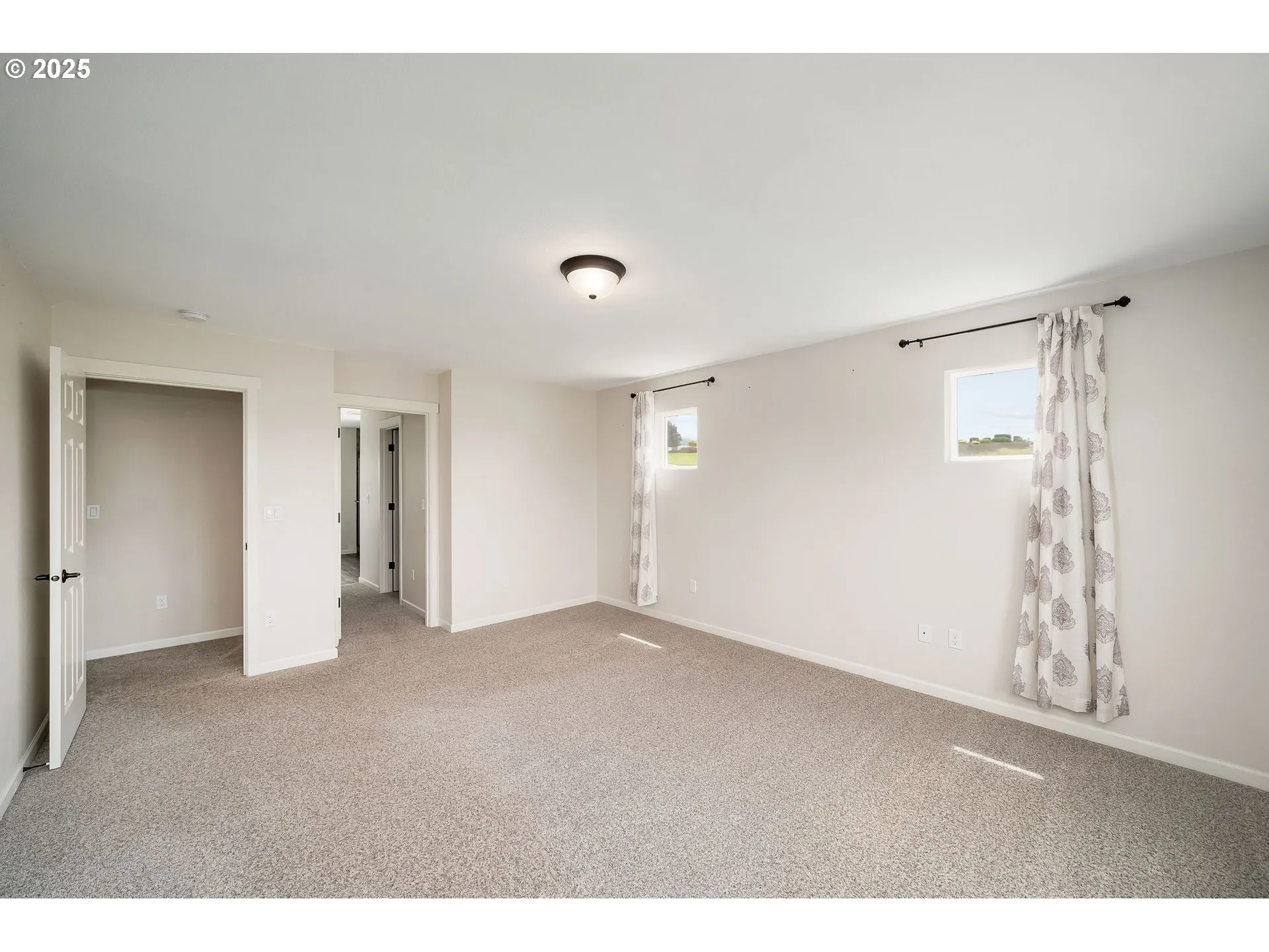 Bedroom, Primary