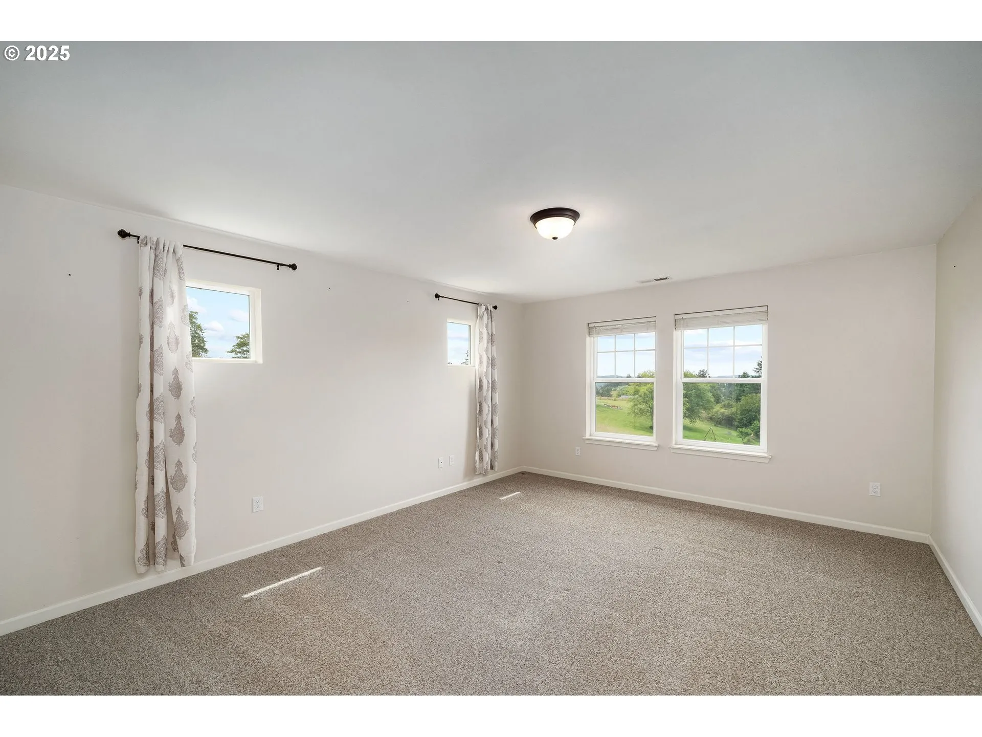 Bedroom, Primary