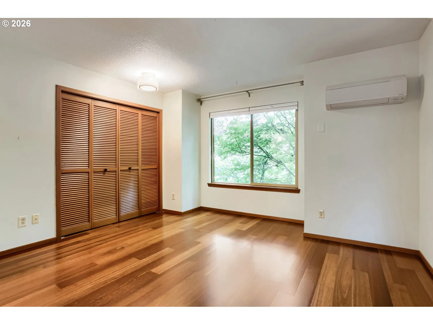 Bedroom, Primary