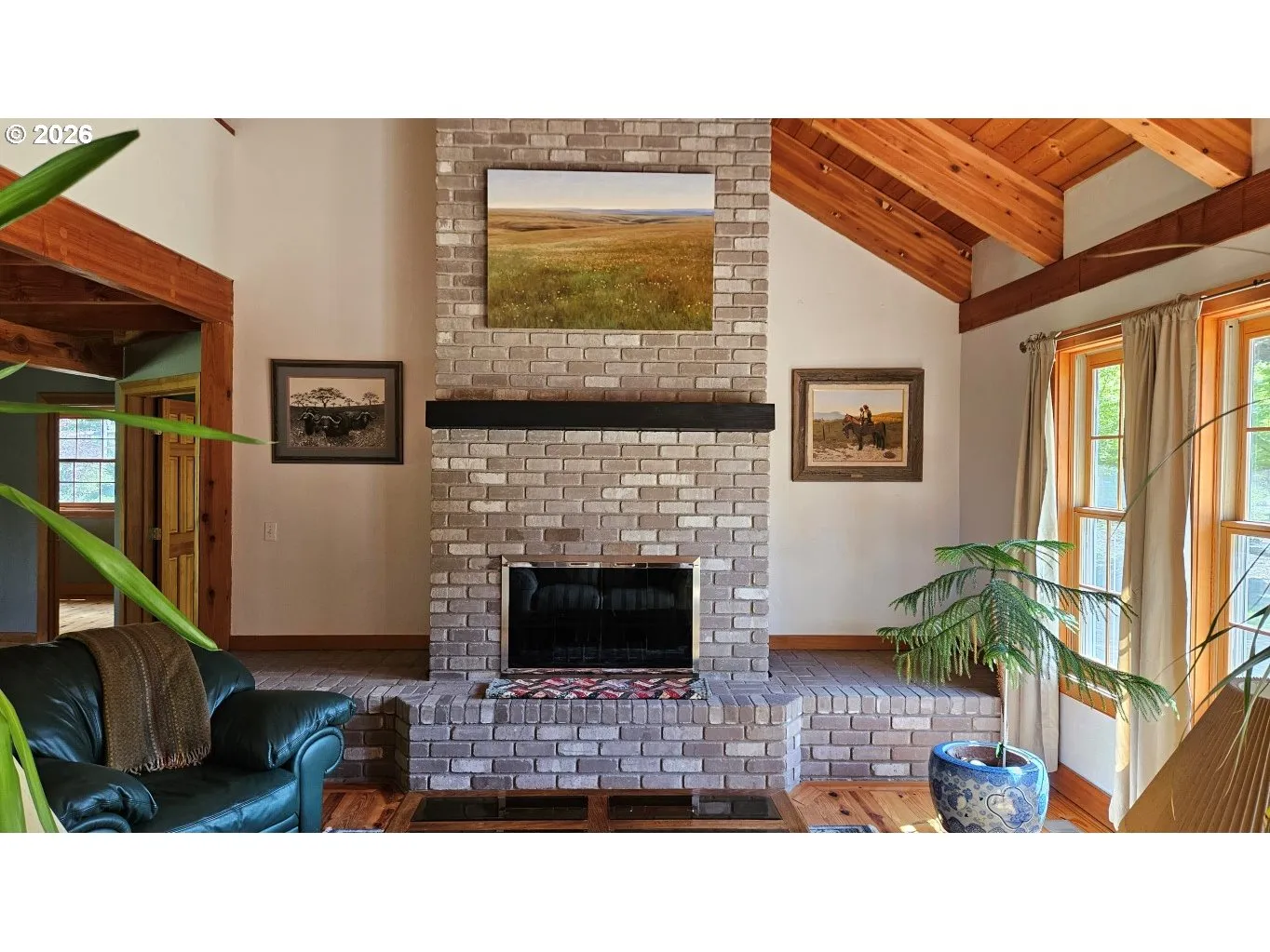 Living Room-Fireplace