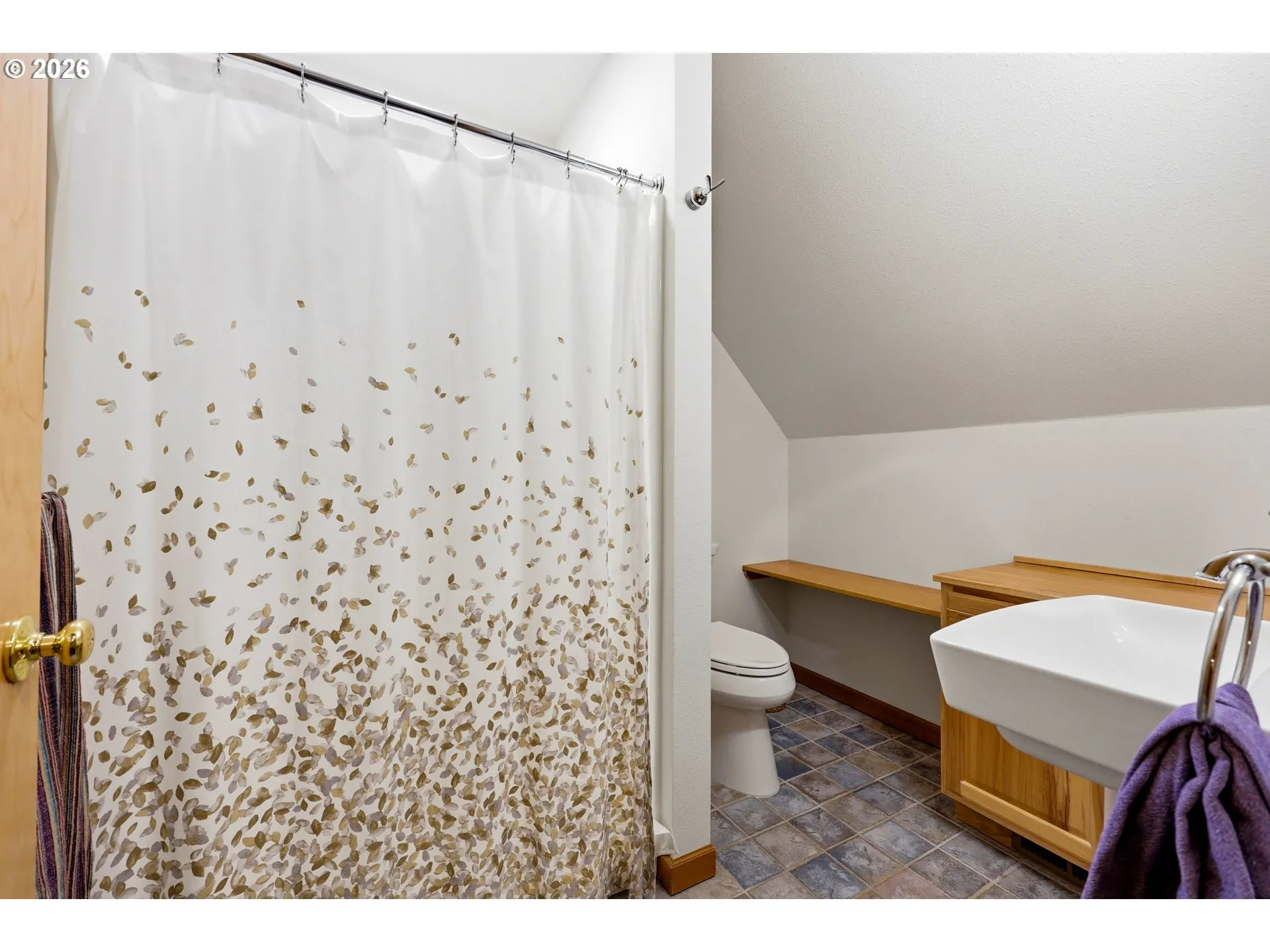 Bathroom-Upper
