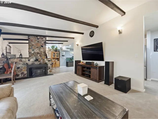 Living Room-Fireplace