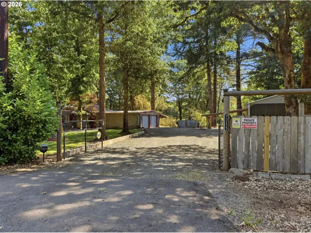 Driveway-Gated