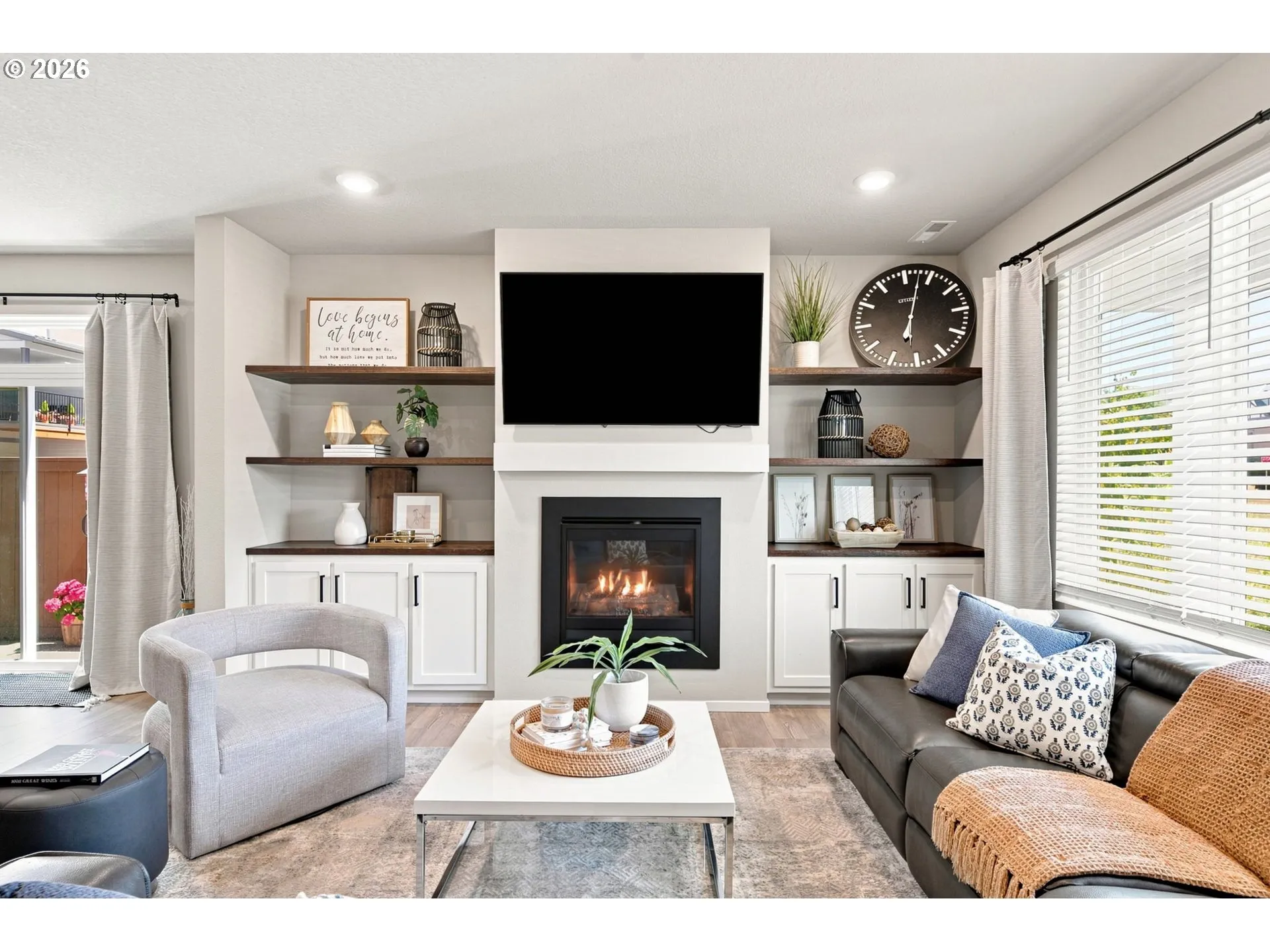 Living Room-Fireplace