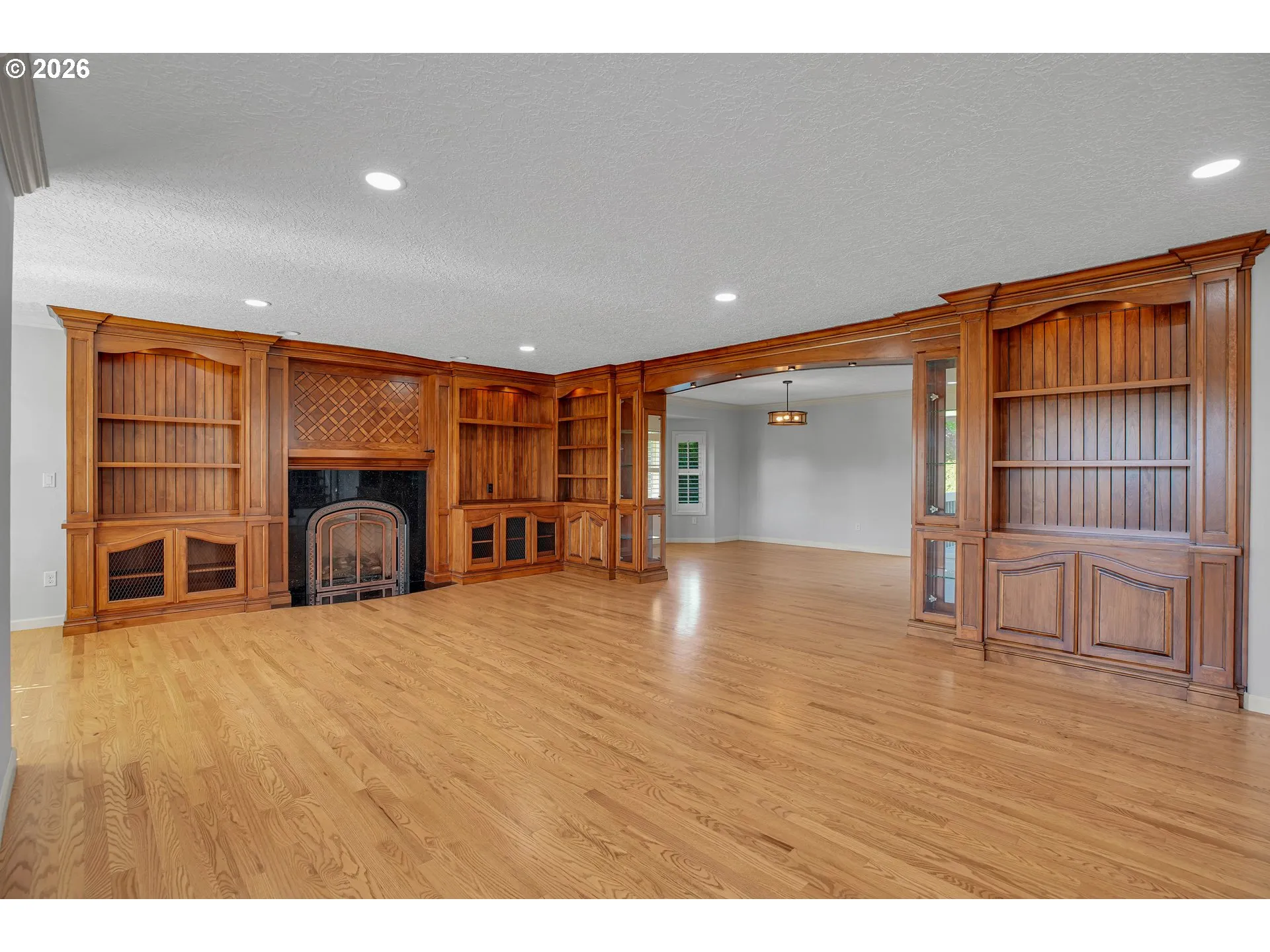 Living Room-Fireplace