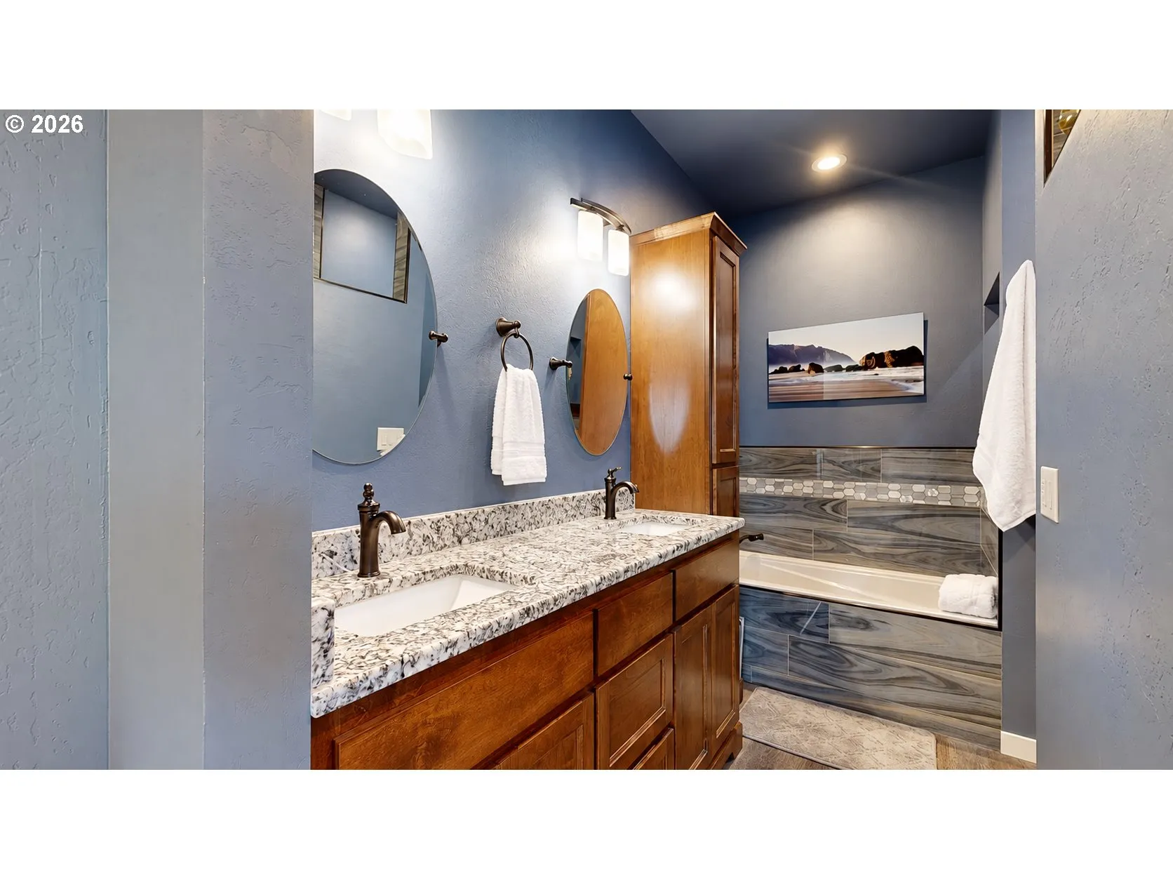 Bathroom, Attached-Garden Tub