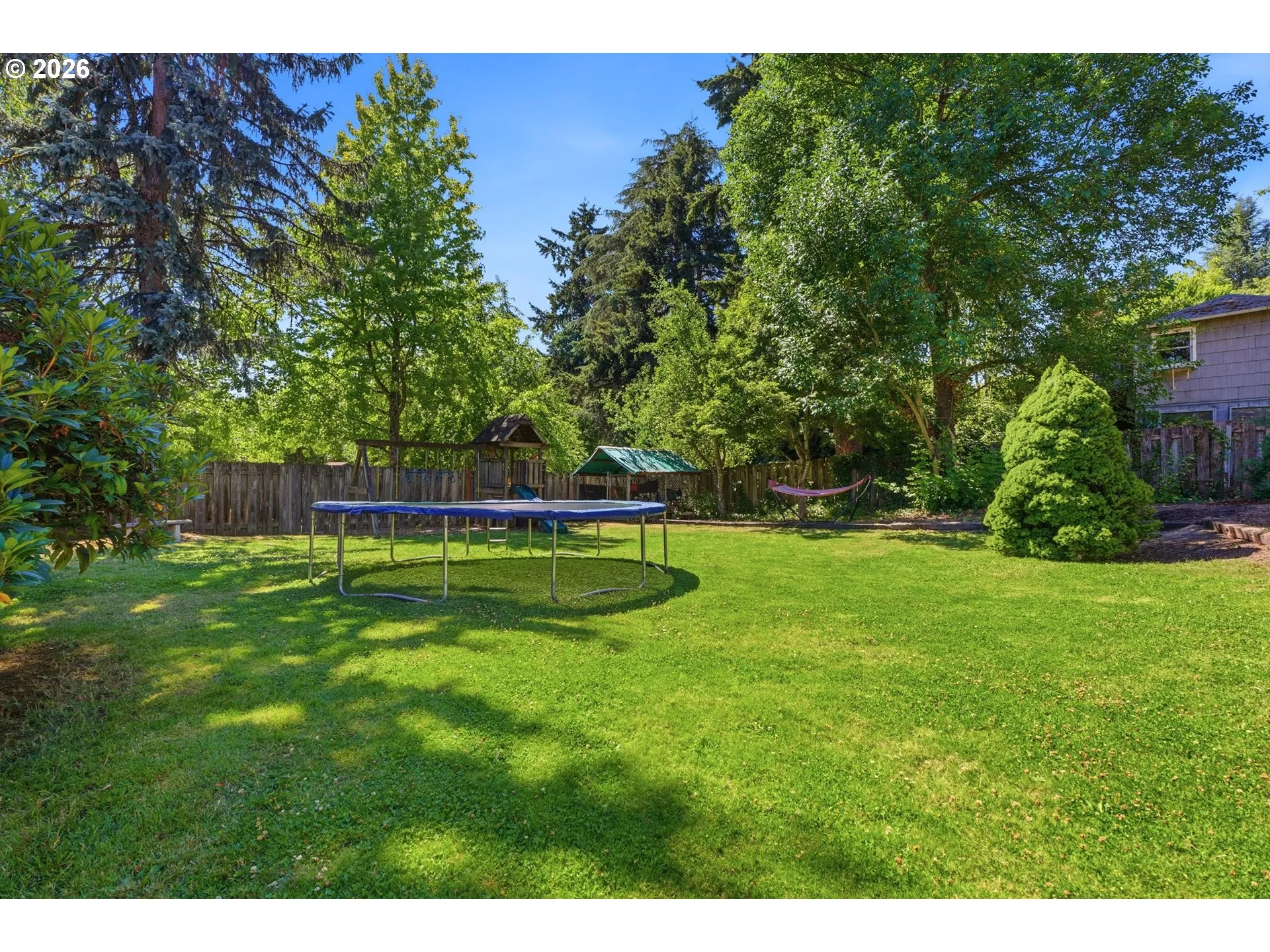 Yard-Back