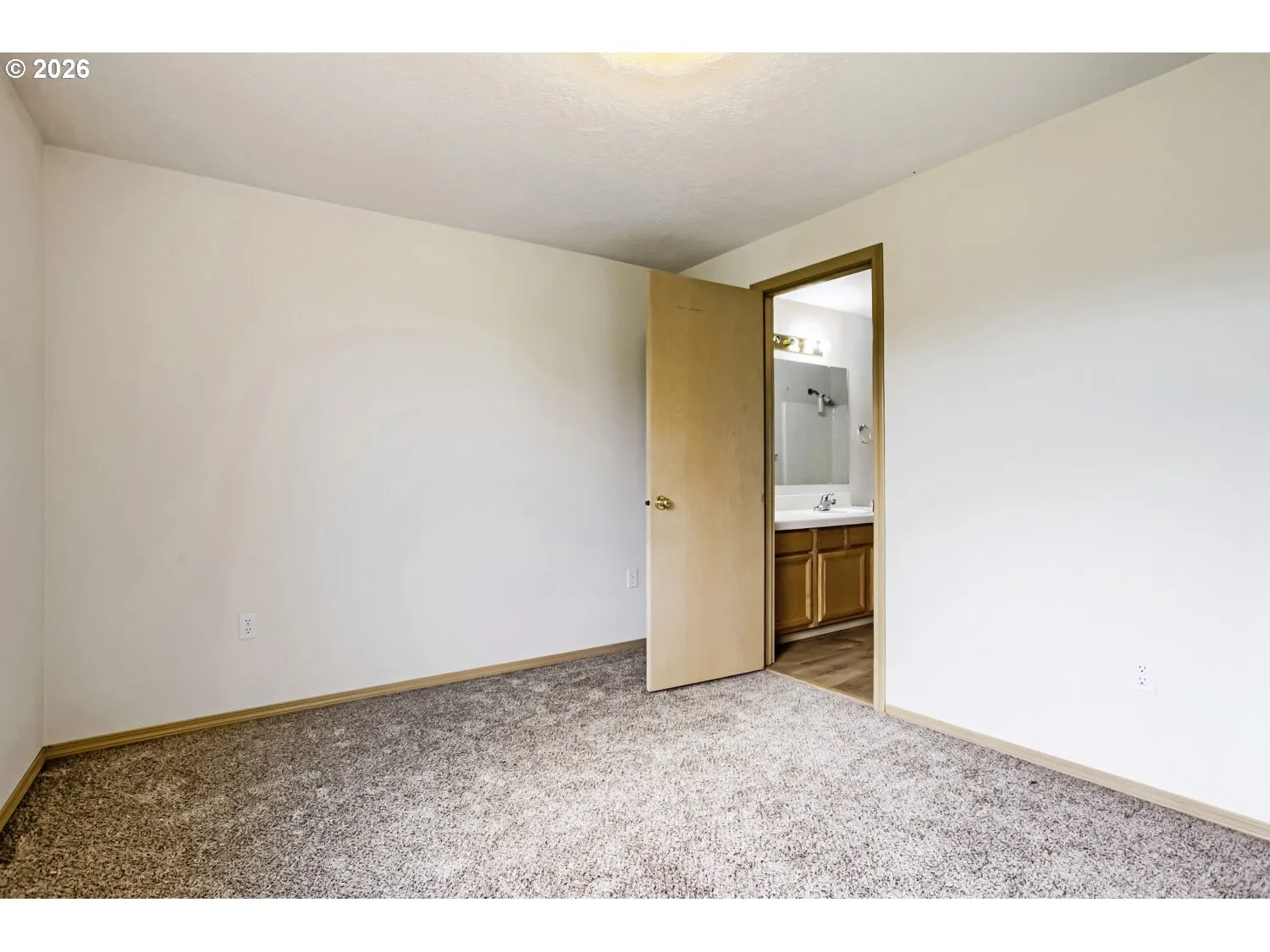 Bedroom, Primary