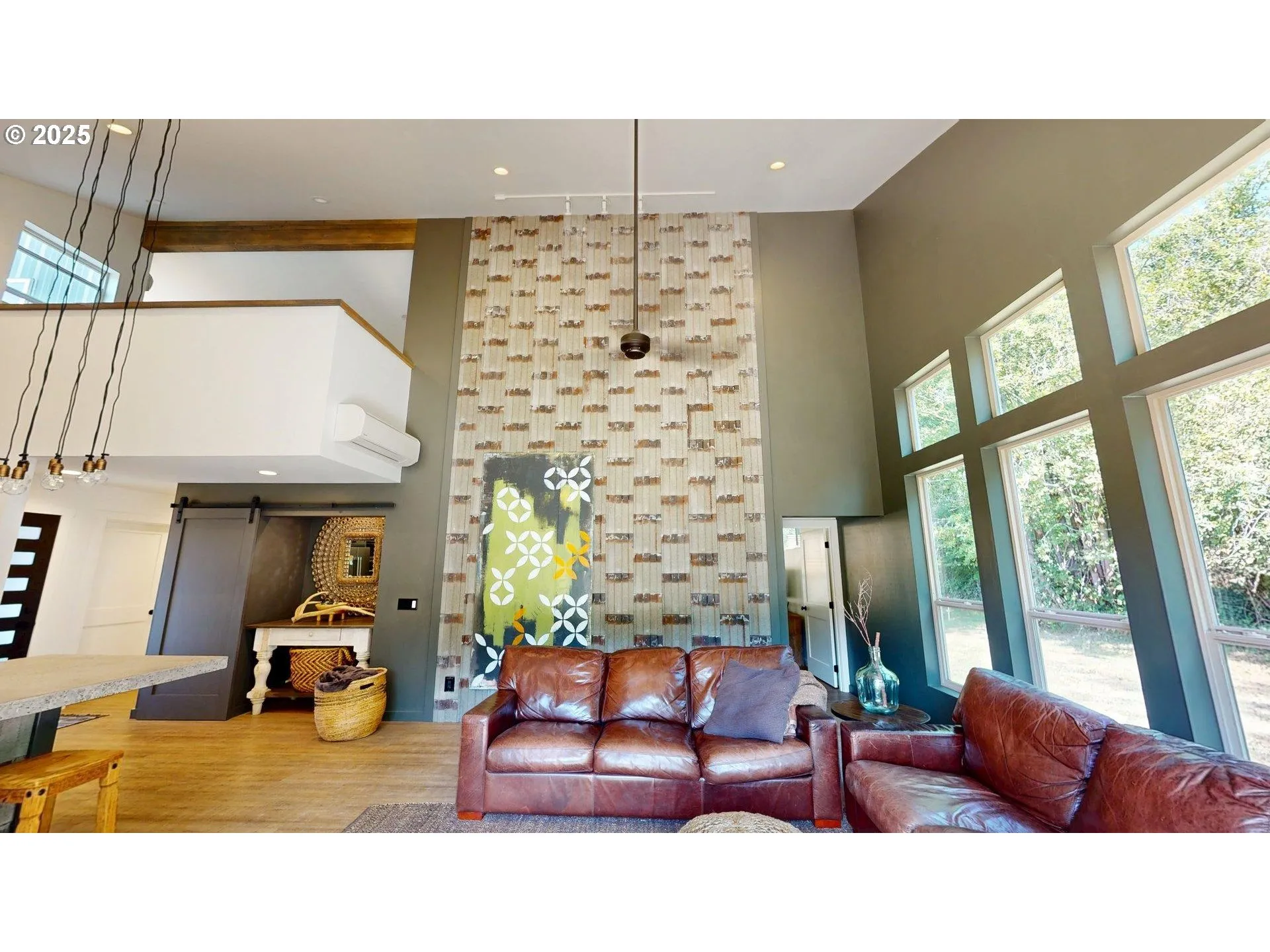 Living Room-Vaulted Ceilings
