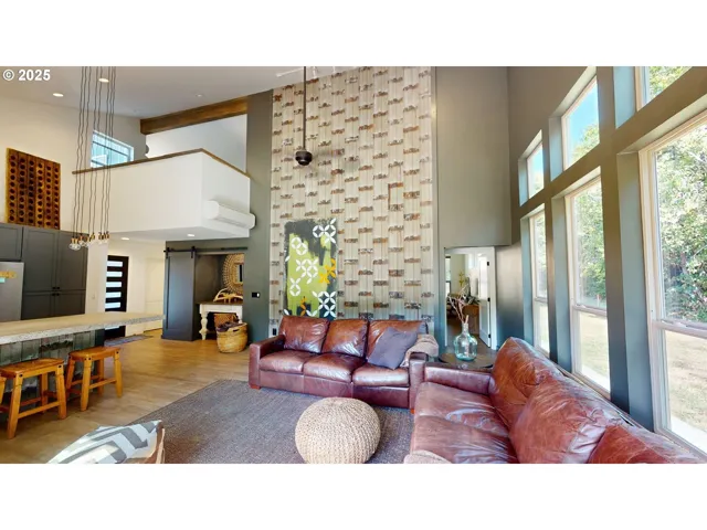Living Room-Vaulted Ceilings