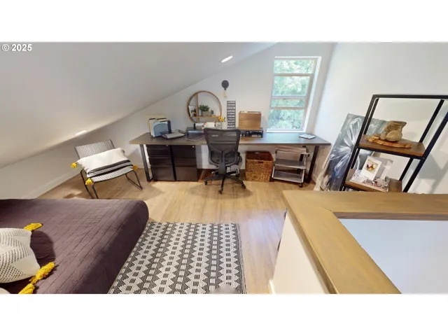 Den/Office-Upper