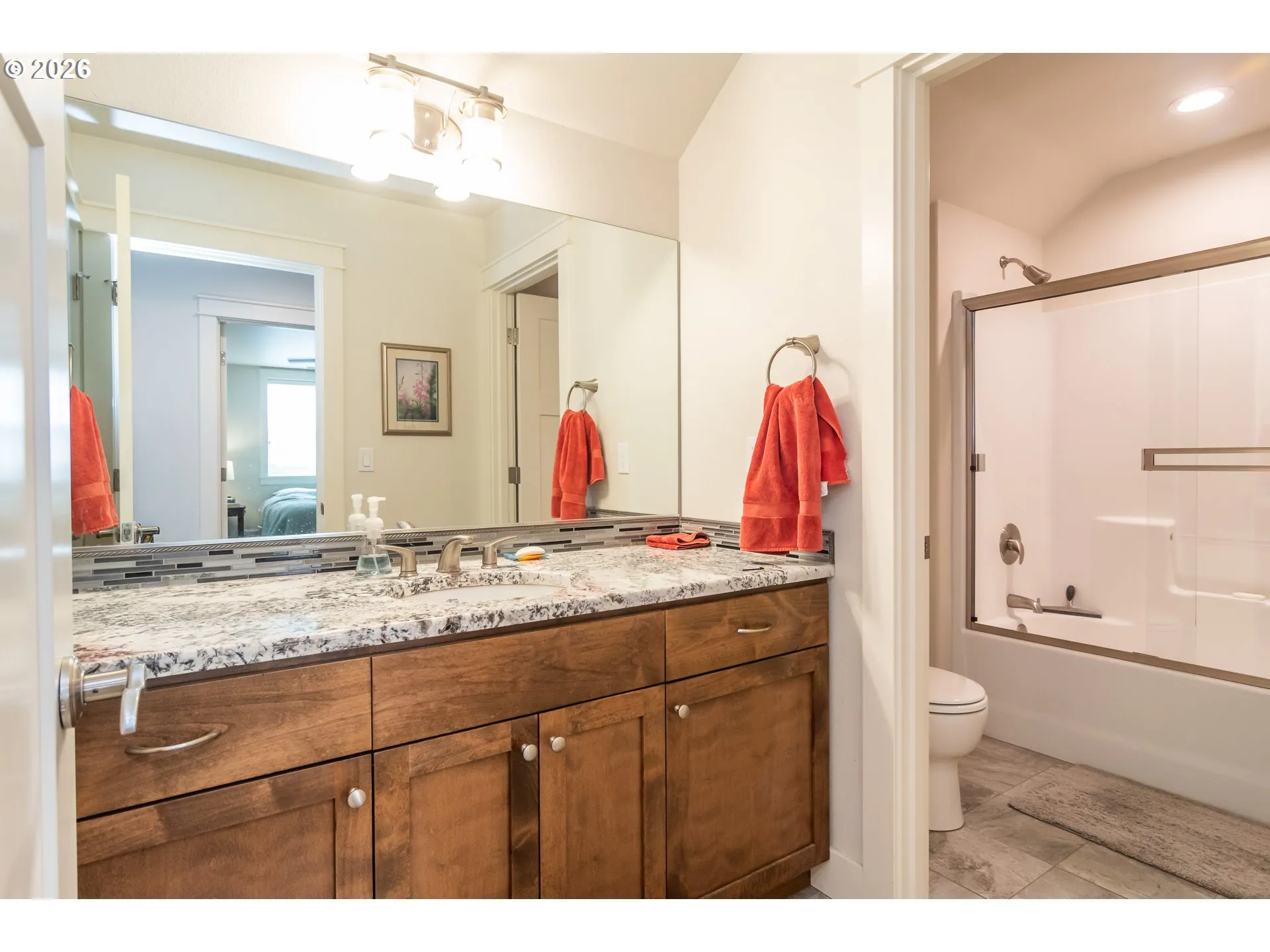 Bathroom-Upper