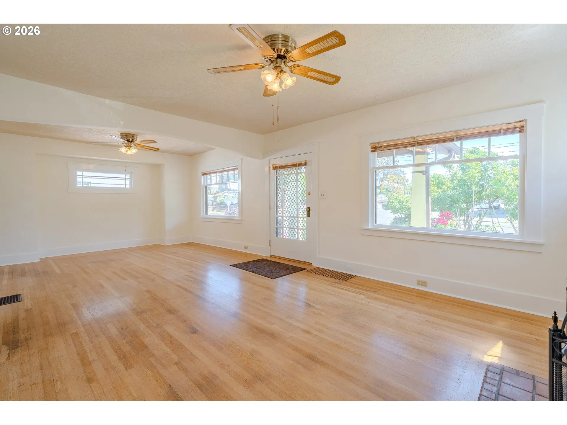 Living Room/Dining Room
