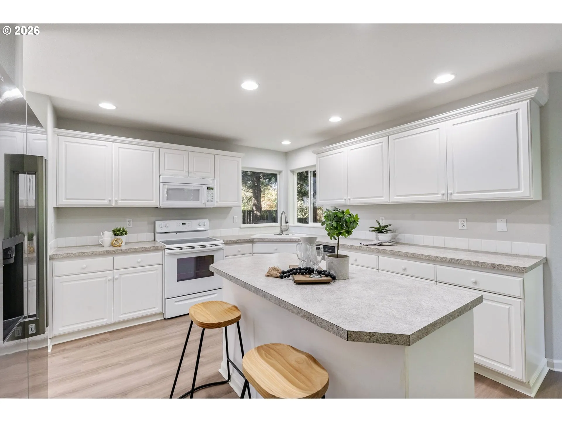 Kitchen-Eating Area