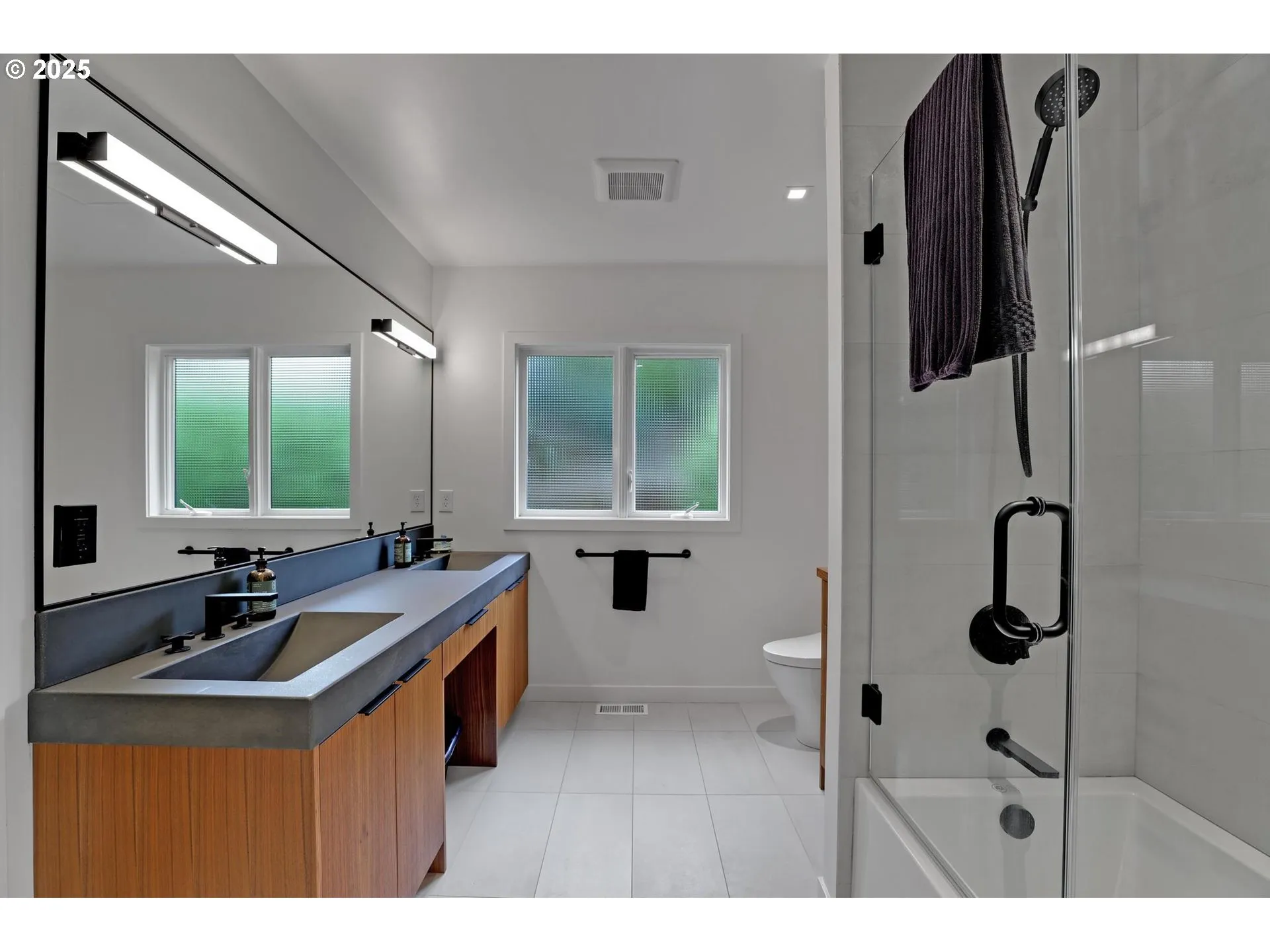 Bathroom, Attached-Main