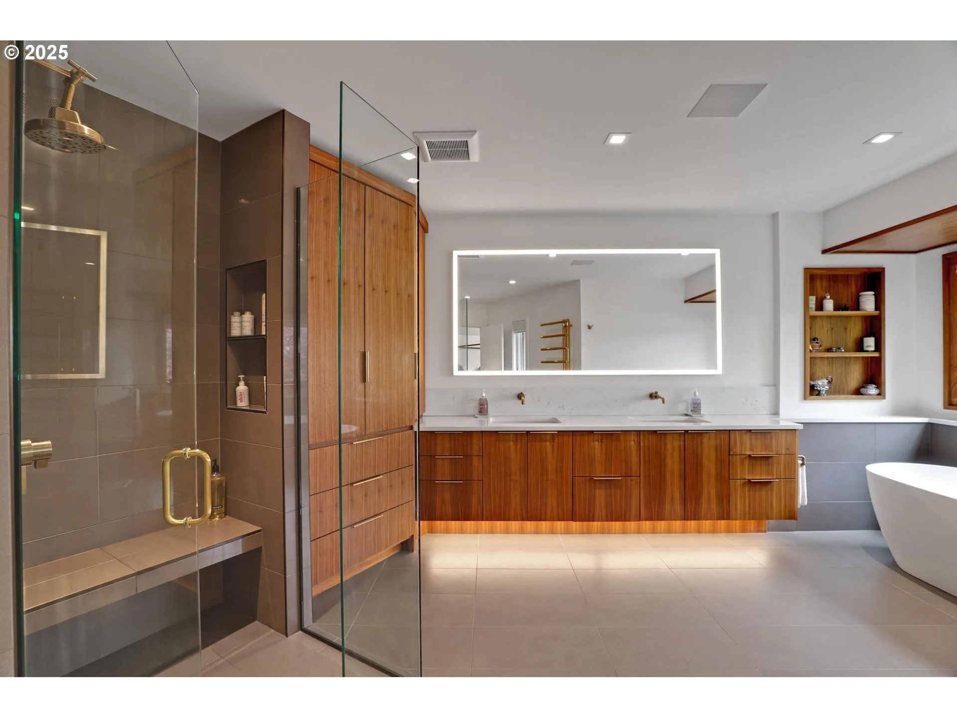 Bathroom, Attached-Main