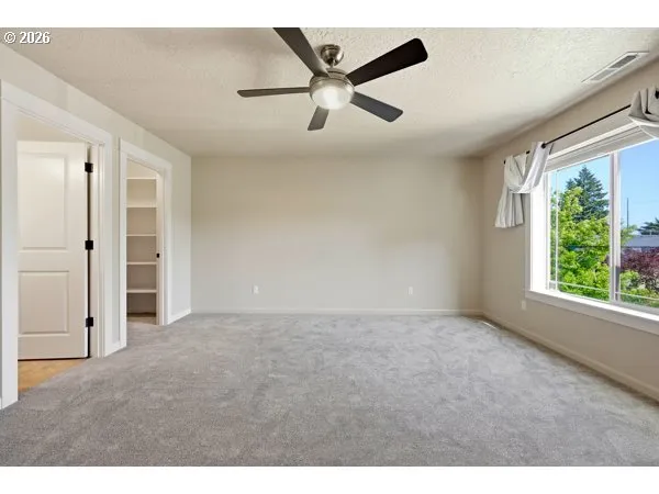Primary Bedroom-Upper